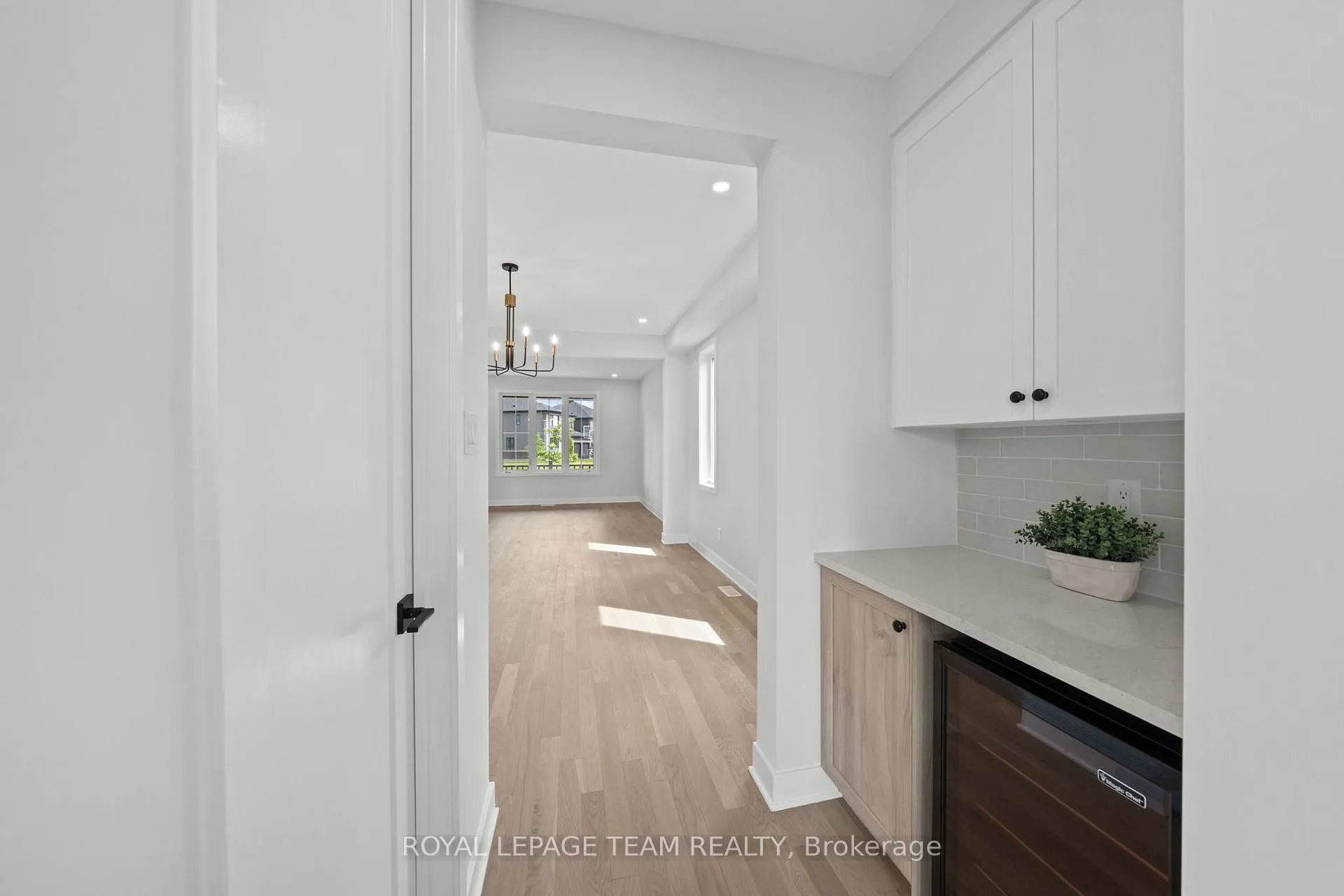 Photo 20 of 590 Anchor Circle, Ottawa, Mahogany Community — HOMEH