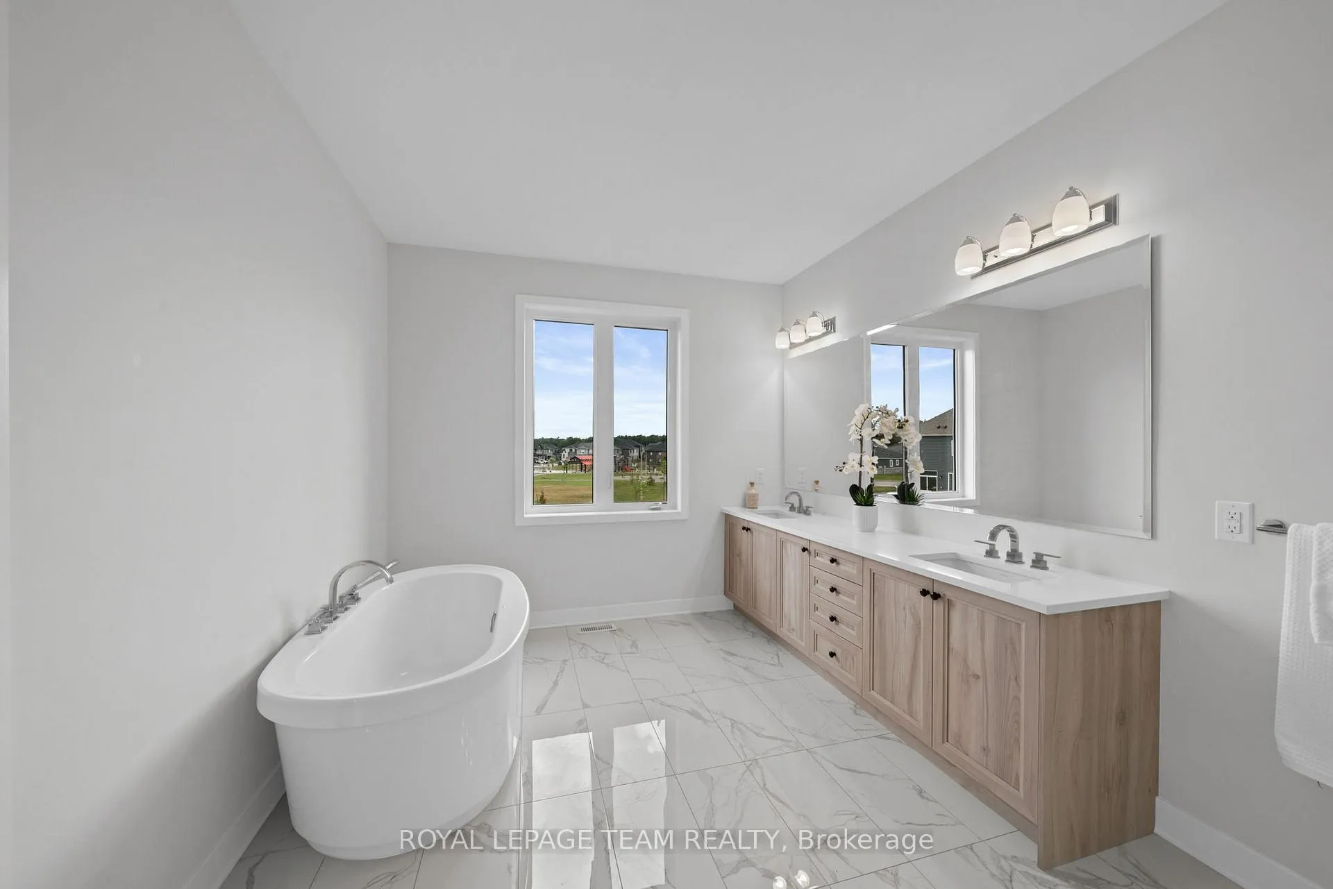Photo 28 of 590 Anchor Circle, Ottawa, Mahogany Community — HOMEH