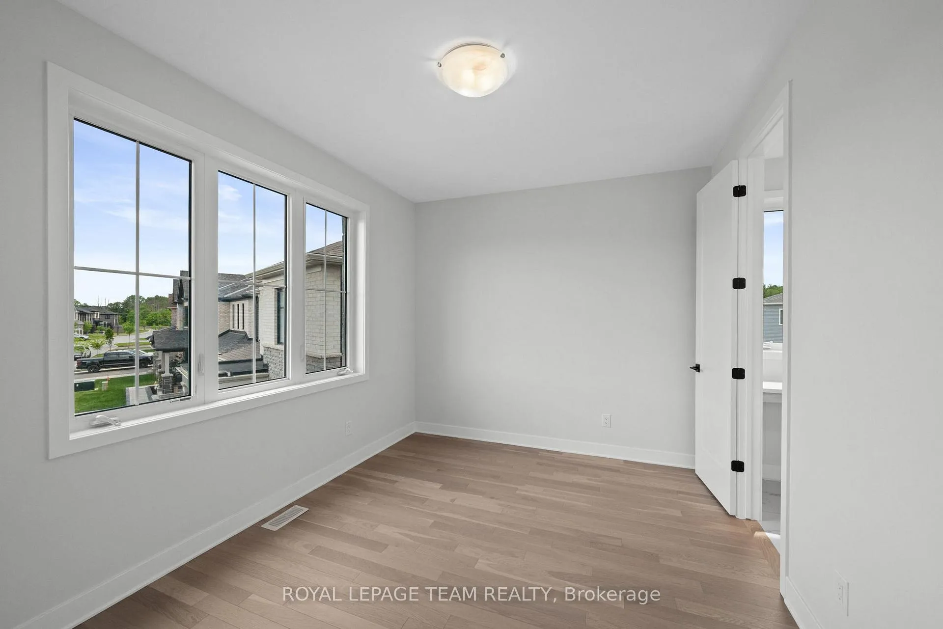 Photo 33 of 590 Anchor Circle, Ottawa, Mahogany Community — HOMEH