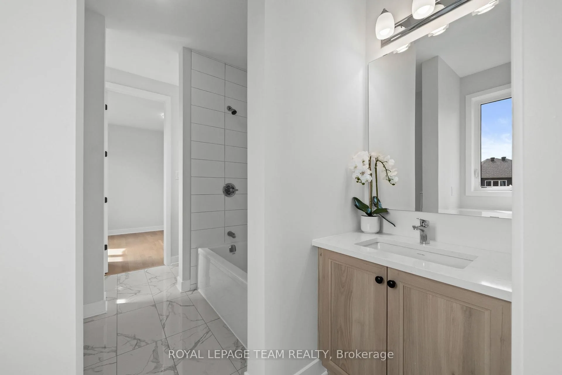 Photo 36 of 590 Anchor Circle, Ottawa, Mahogany Community — HOMEH
