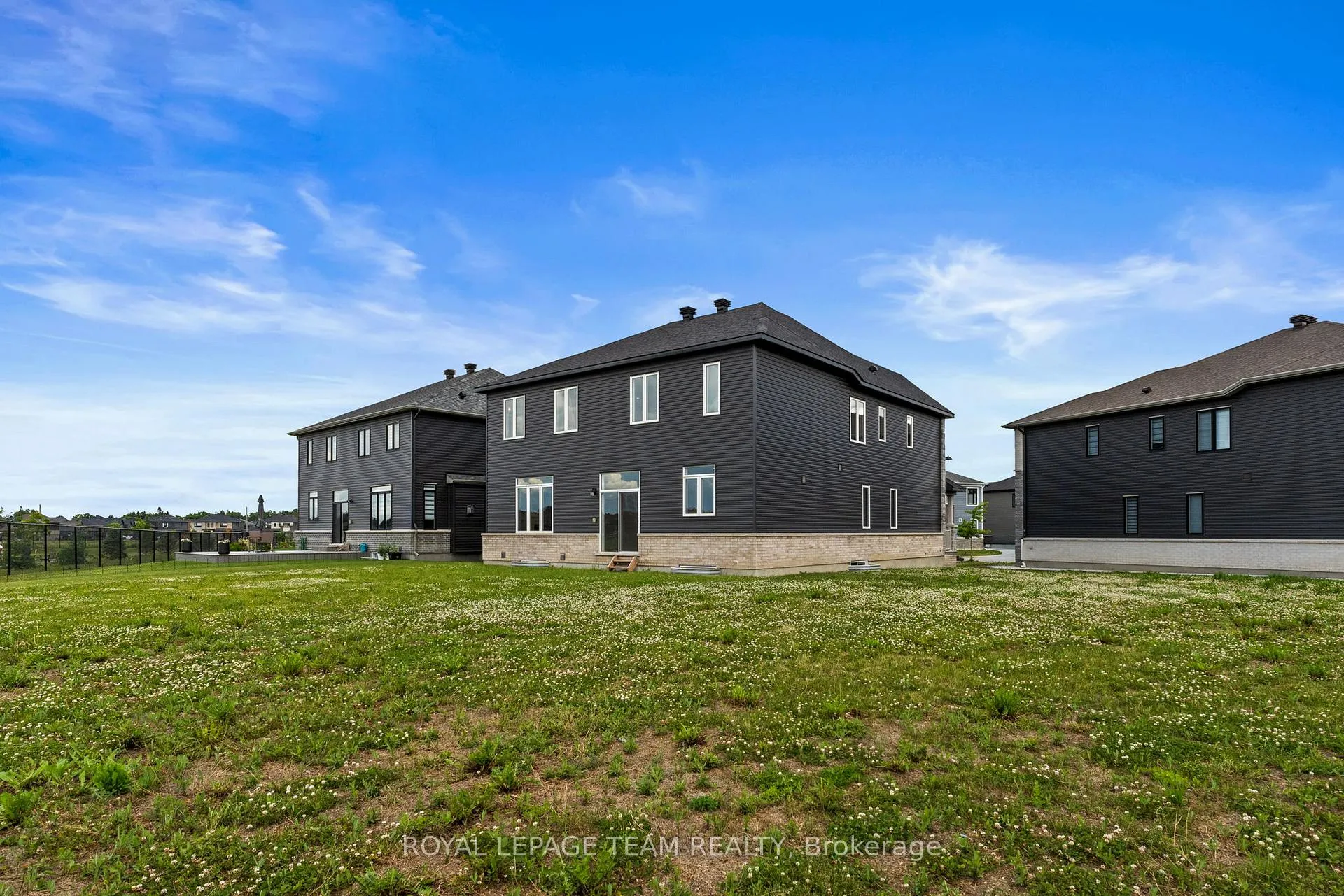Photo 42 of 590 Anchor Circle, Ottawa, Mahogany Community — HOMEH
