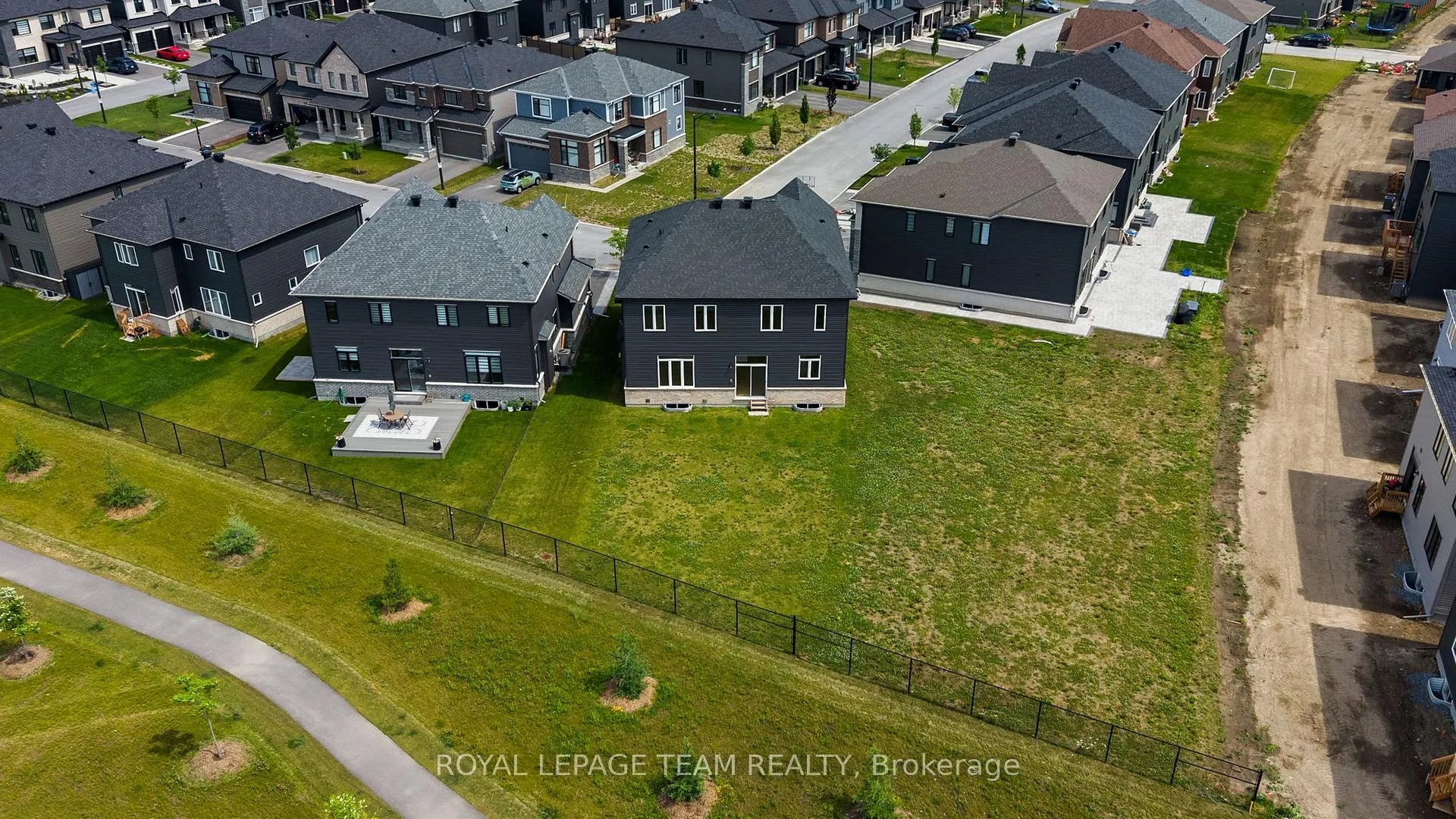 Photo 44 of 590 Anchor Circle, Ottawa, Mahogany Community — HOMEH