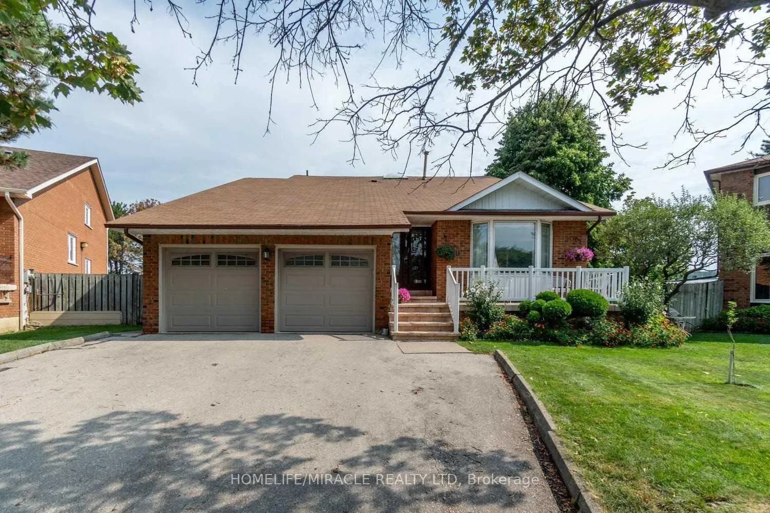 Front of 850 Chippenham Drive