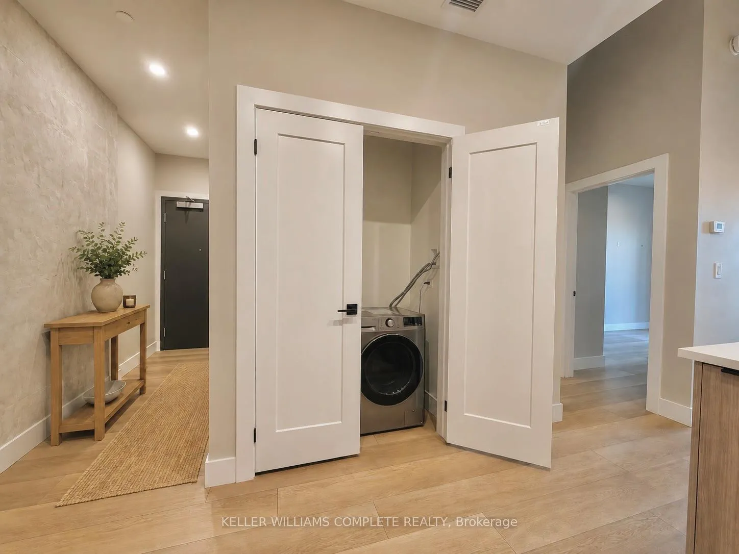 Photo 3 of Unit 207, 169 James Street S, Hamilton, Corktown — HOMEH