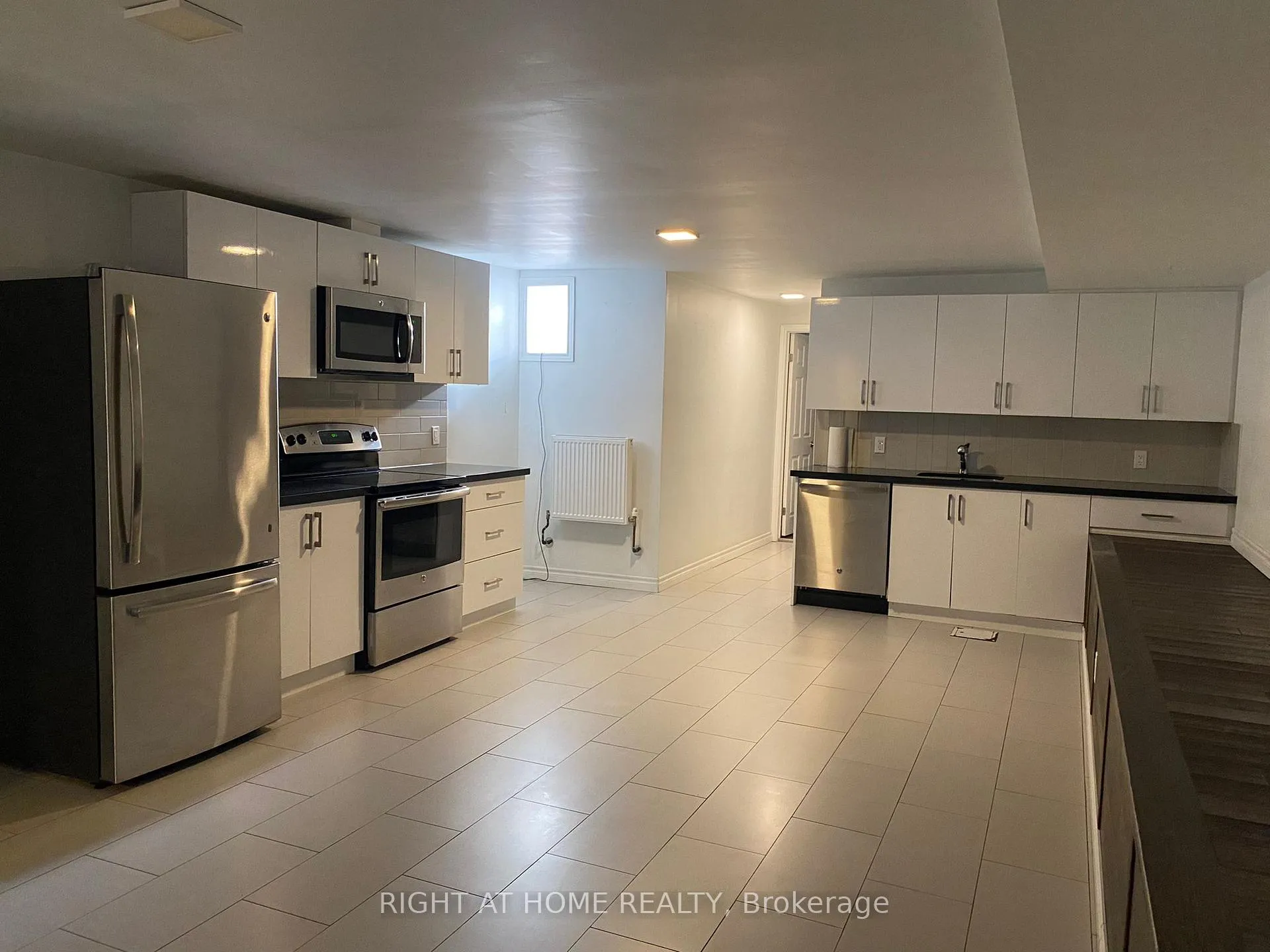 Photo 1 of Unit B, 570 Bathurst Street, Toronto, Forest Hill South — HOMEH
