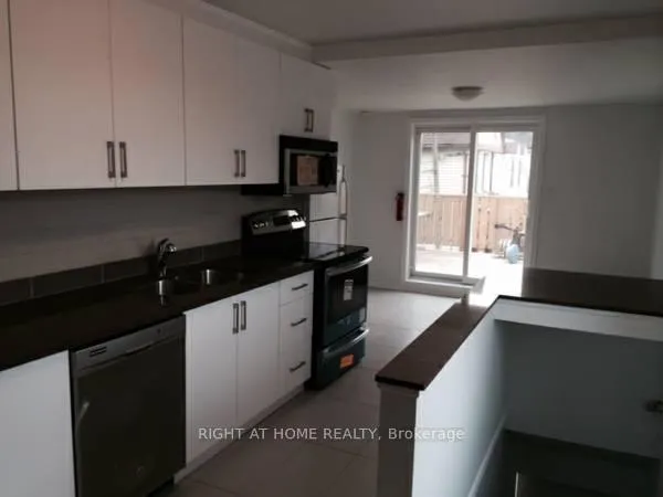 Photo 2 of Unit A, 332 Salem Avenue, Toronto, Dovercourt-Wallace Emerson-Junction — HOMEH