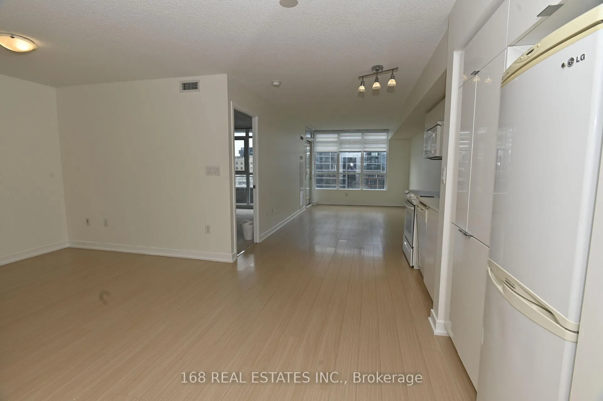 Photo 10 of Unit 920, 151 Dan Leckie Way, Toronto, Waterfront Communities — HOMEH