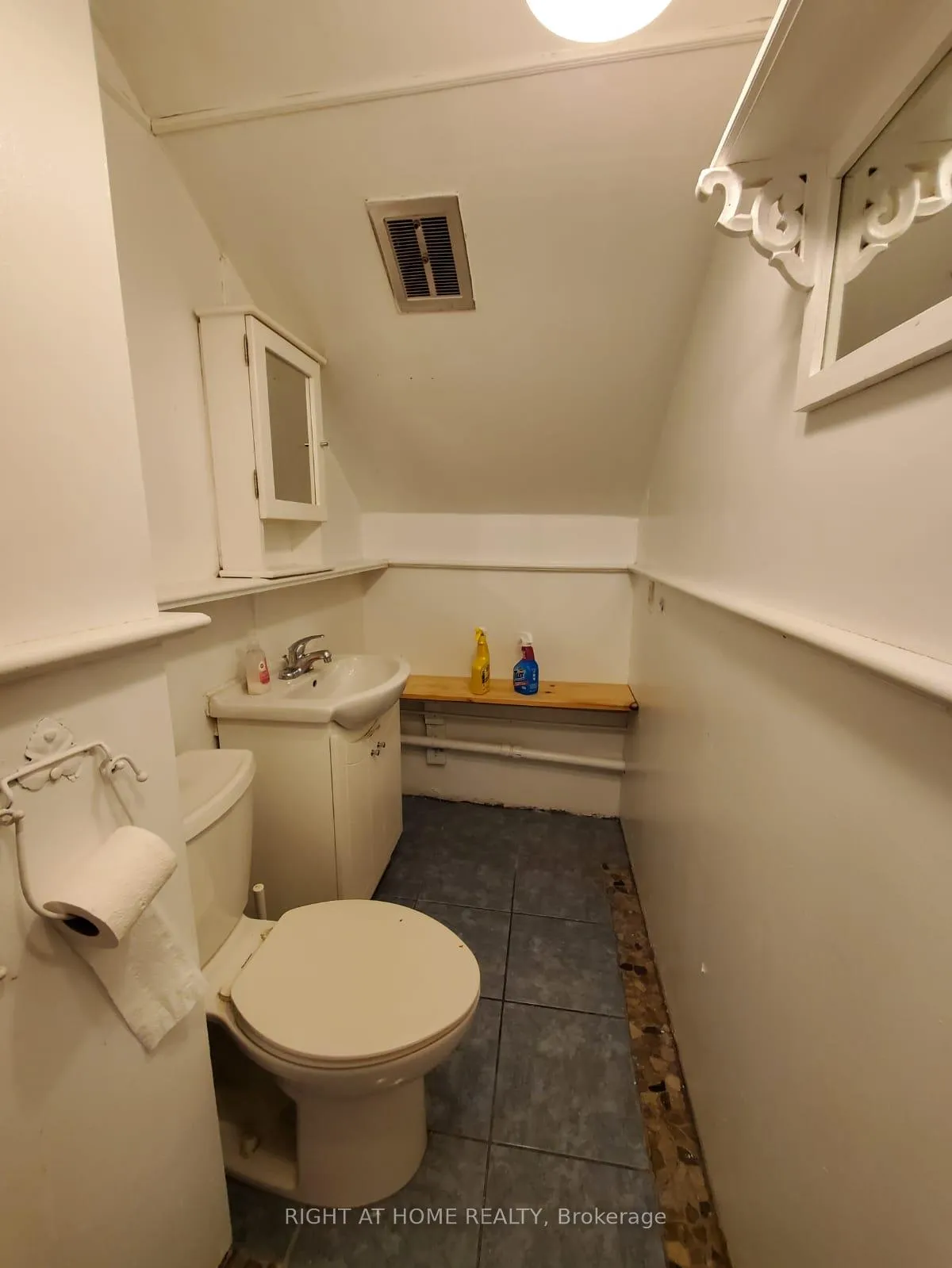 Photo 6 of Unit 5, 178 Spadina Road, Toronto, The Annex — HOMEH