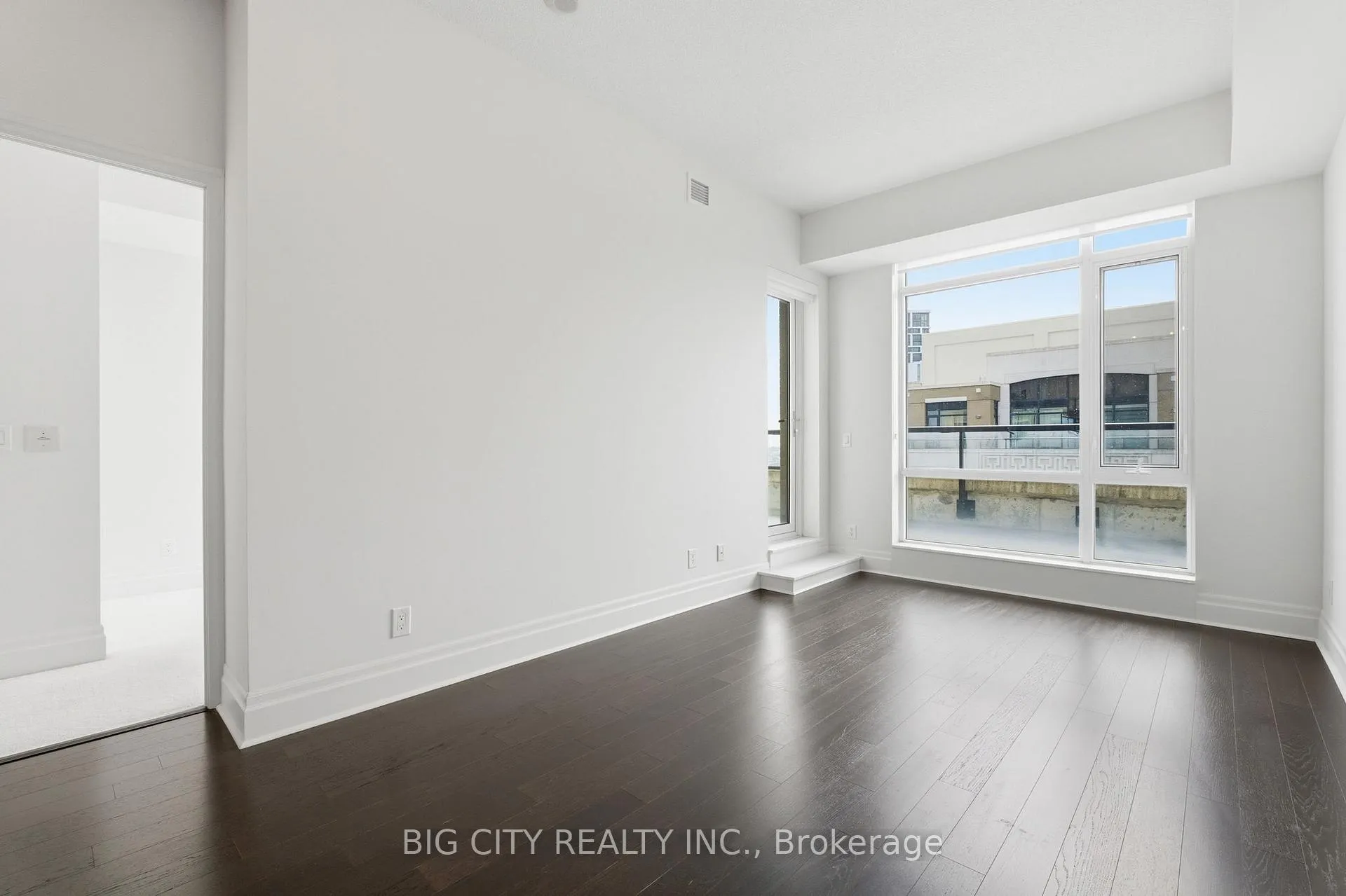 Photo 2 of Unit 1005, 131 Upper Duke Crescent, Markham, Unionville — HOMEH