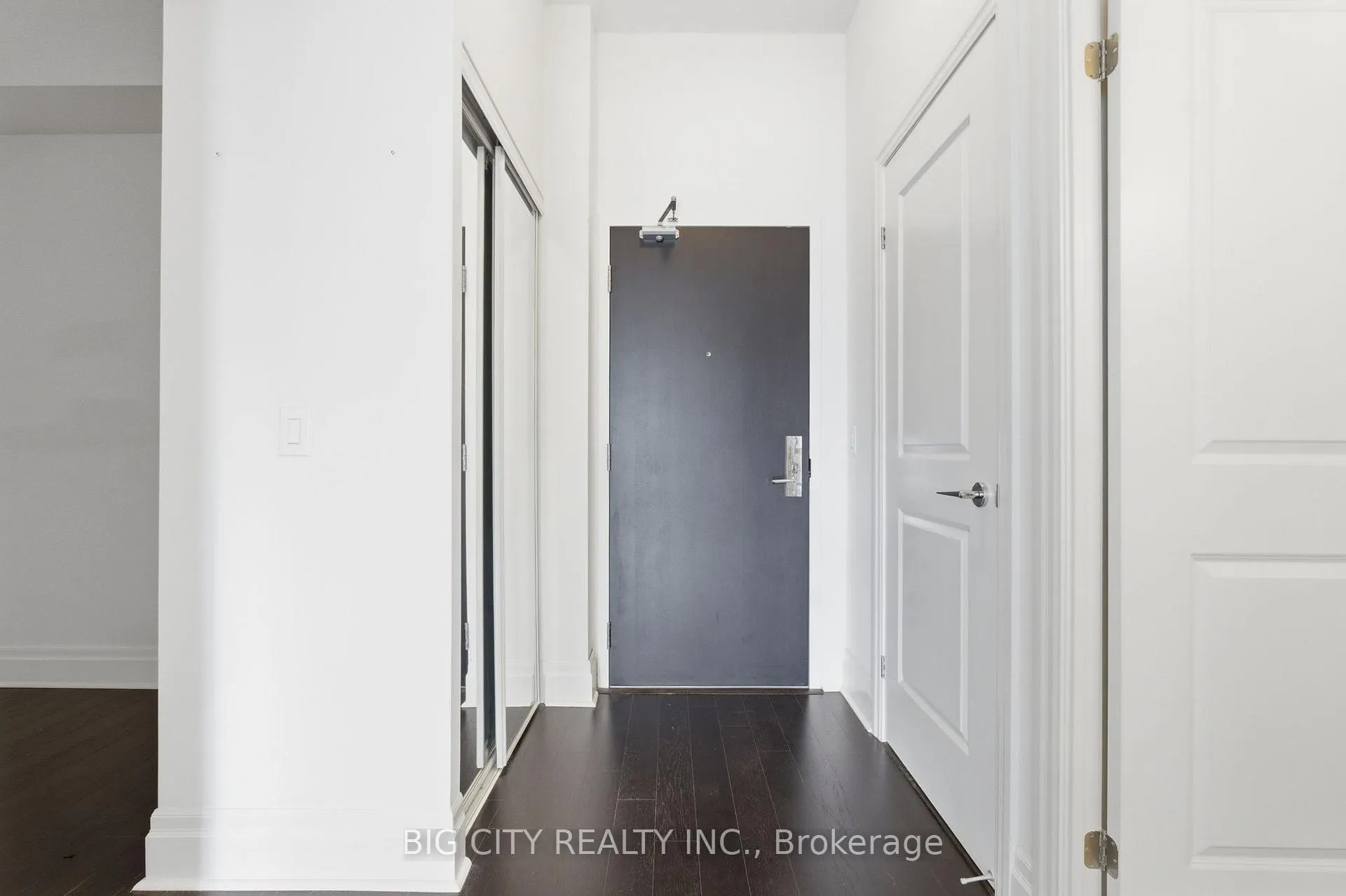 Photo 8 of Unit 1005, 131 Upper Duke Crescent, Markham, Unionville — HOMEH