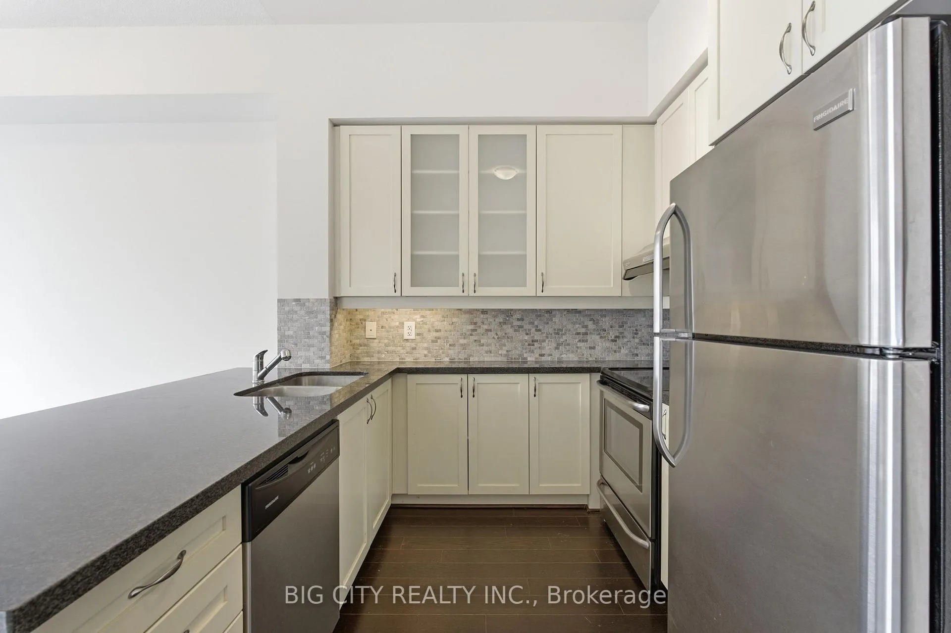 Photo 11 of Unit 1005, 131 Upper Duke Crescent, Markham, Unionville — HOMEH
