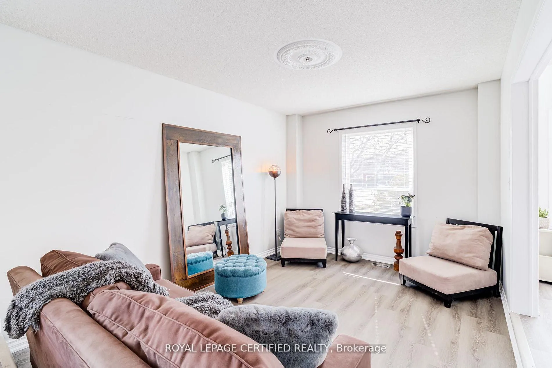 Photo 5 of 2197 Oakridge Crescent, Burlington, Headon — HOMEH
