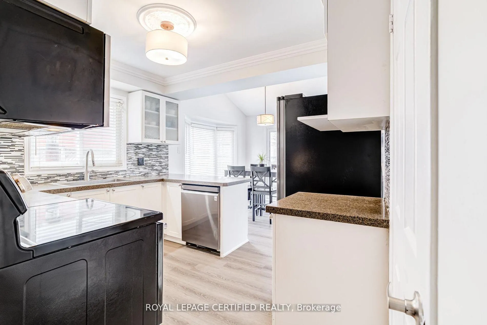 Photo 8 of 2197 Oakridge Crescent, Burlington, Headon — HOMEH
