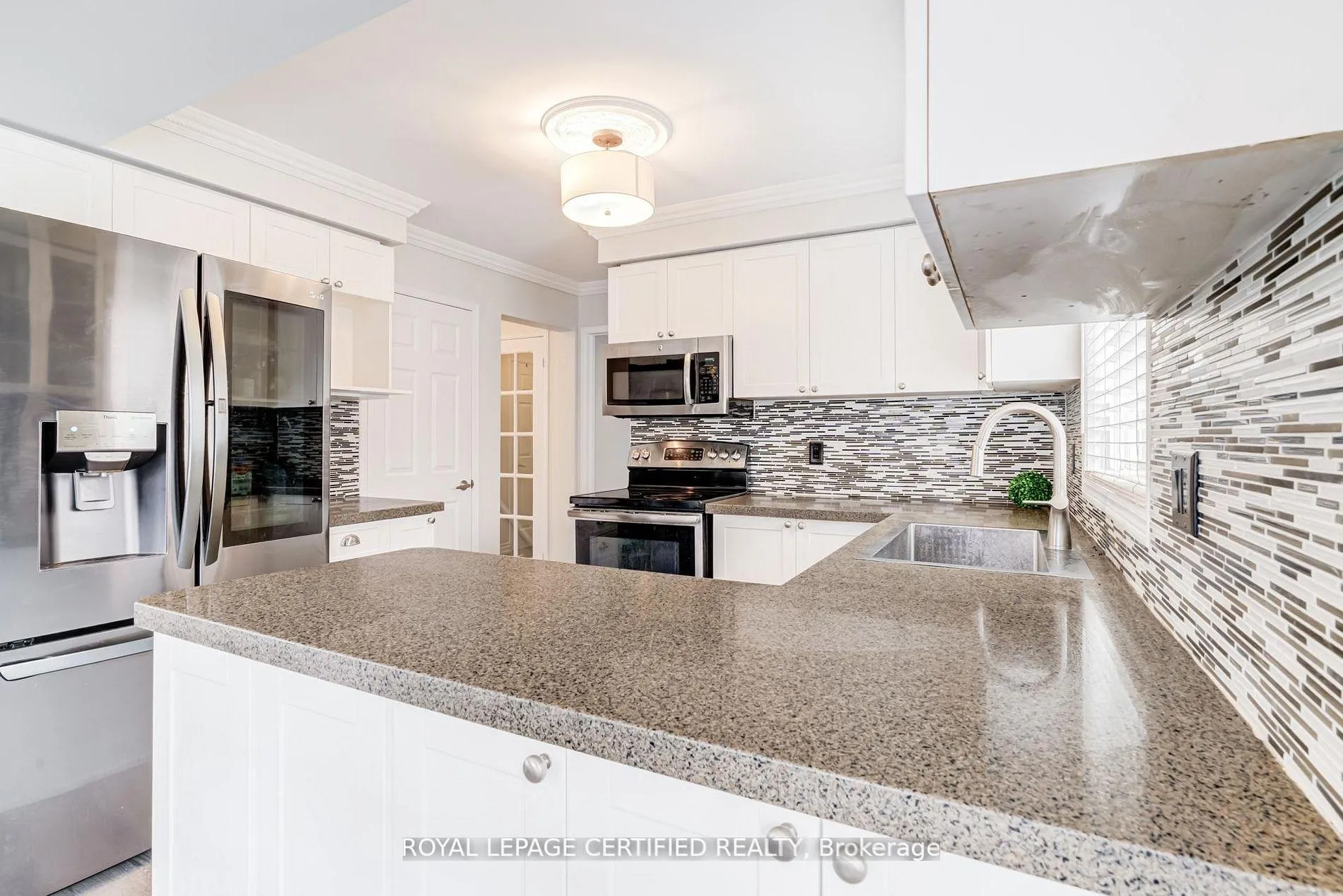Photo 9 of 2197 Oakridge Crescent, Burlington, Headon — HOMEH