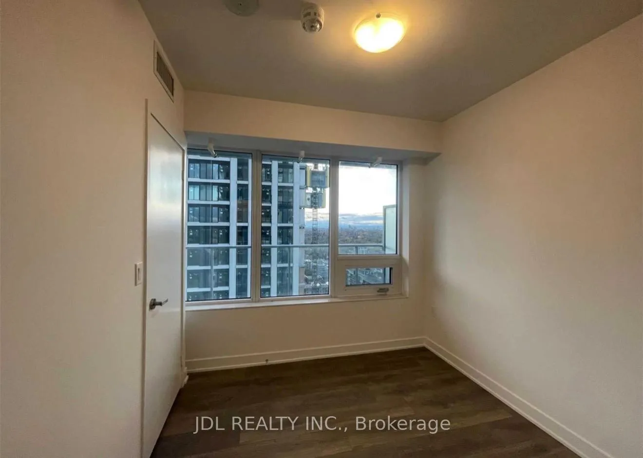 Photo 4 of Unit 3009, 99 Broadway Avenue, Toronto, Mount Pleasant West — HOMEH