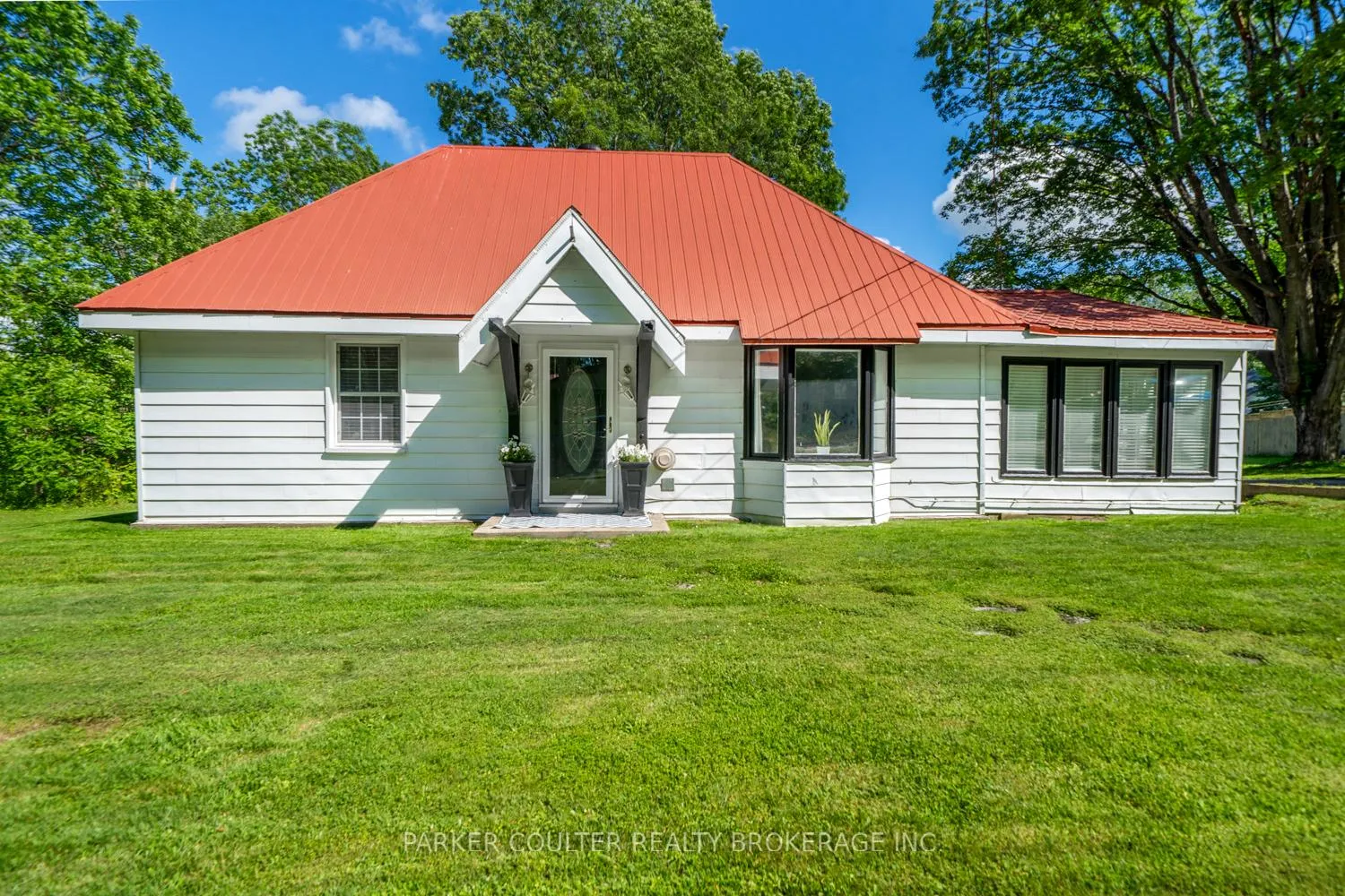 Photo 1 of 251 Mountain Avenue, Tay, Waubaushene — HOMEH