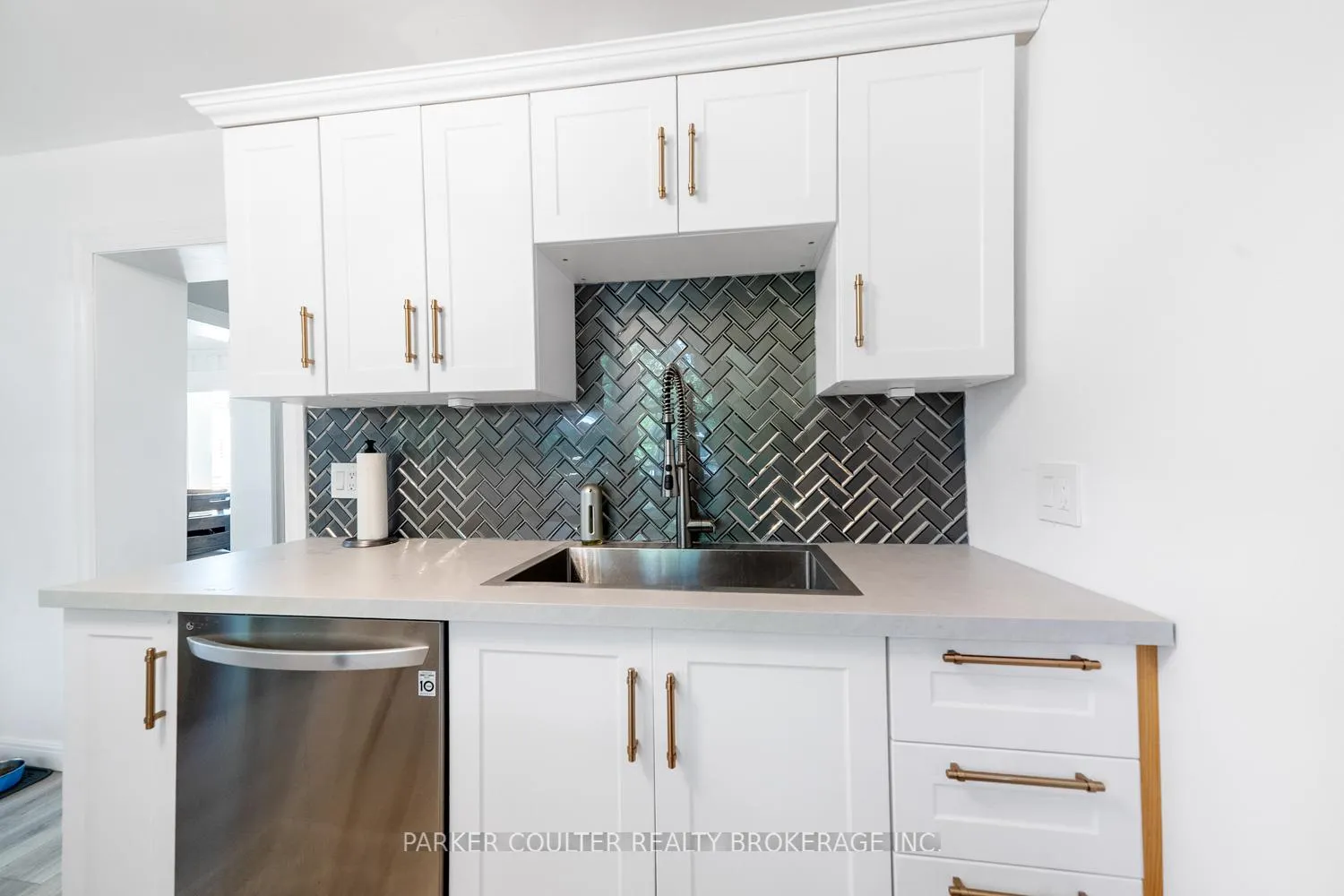 Photo 13 of 251 Mountain Avenue, Tay, Waubaushene — HOMEH