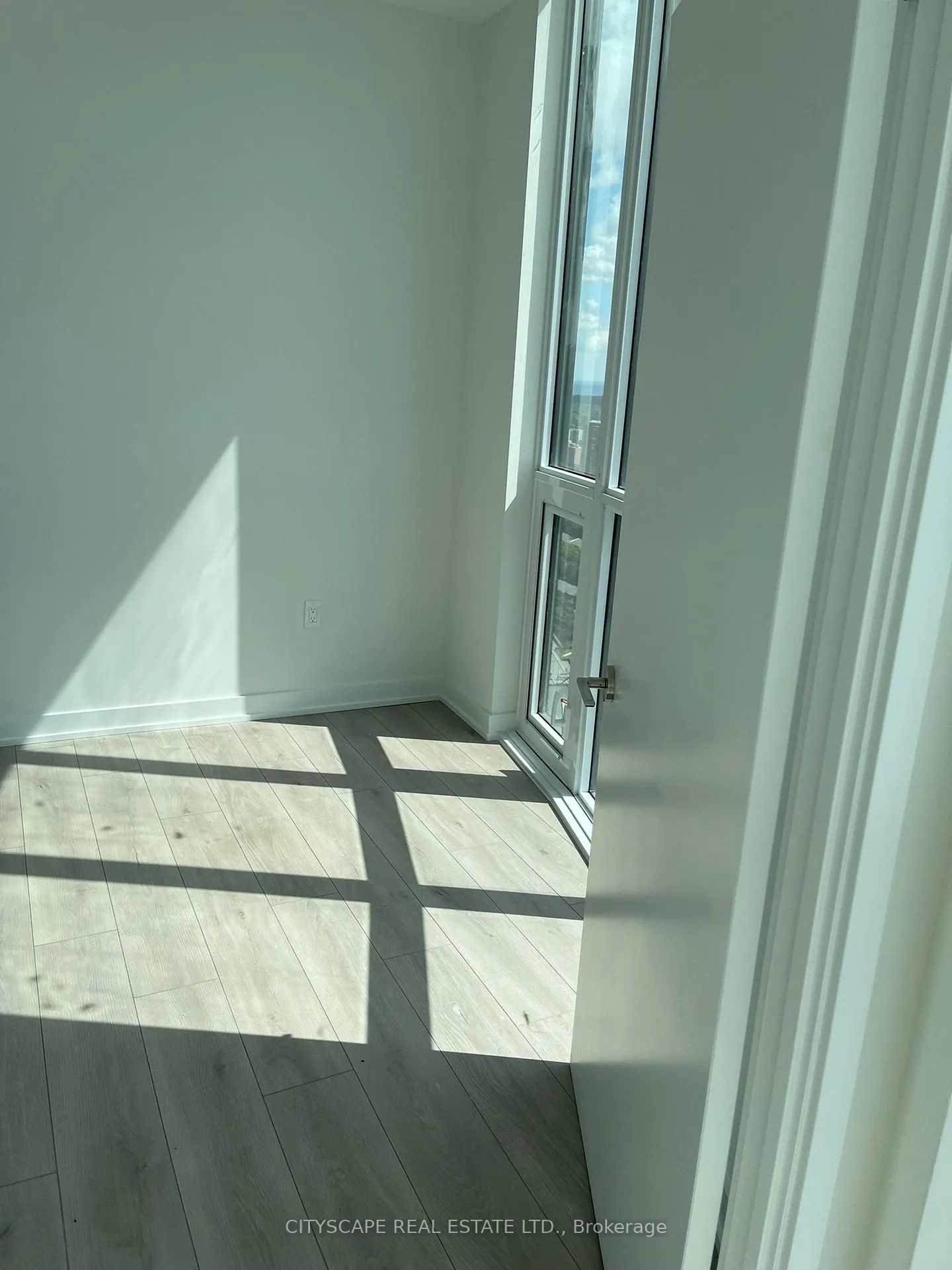 Photo 10 of Unit 3109, 1 Fairview Road E, Mississauga, Mississauga Valleys — HOMEH