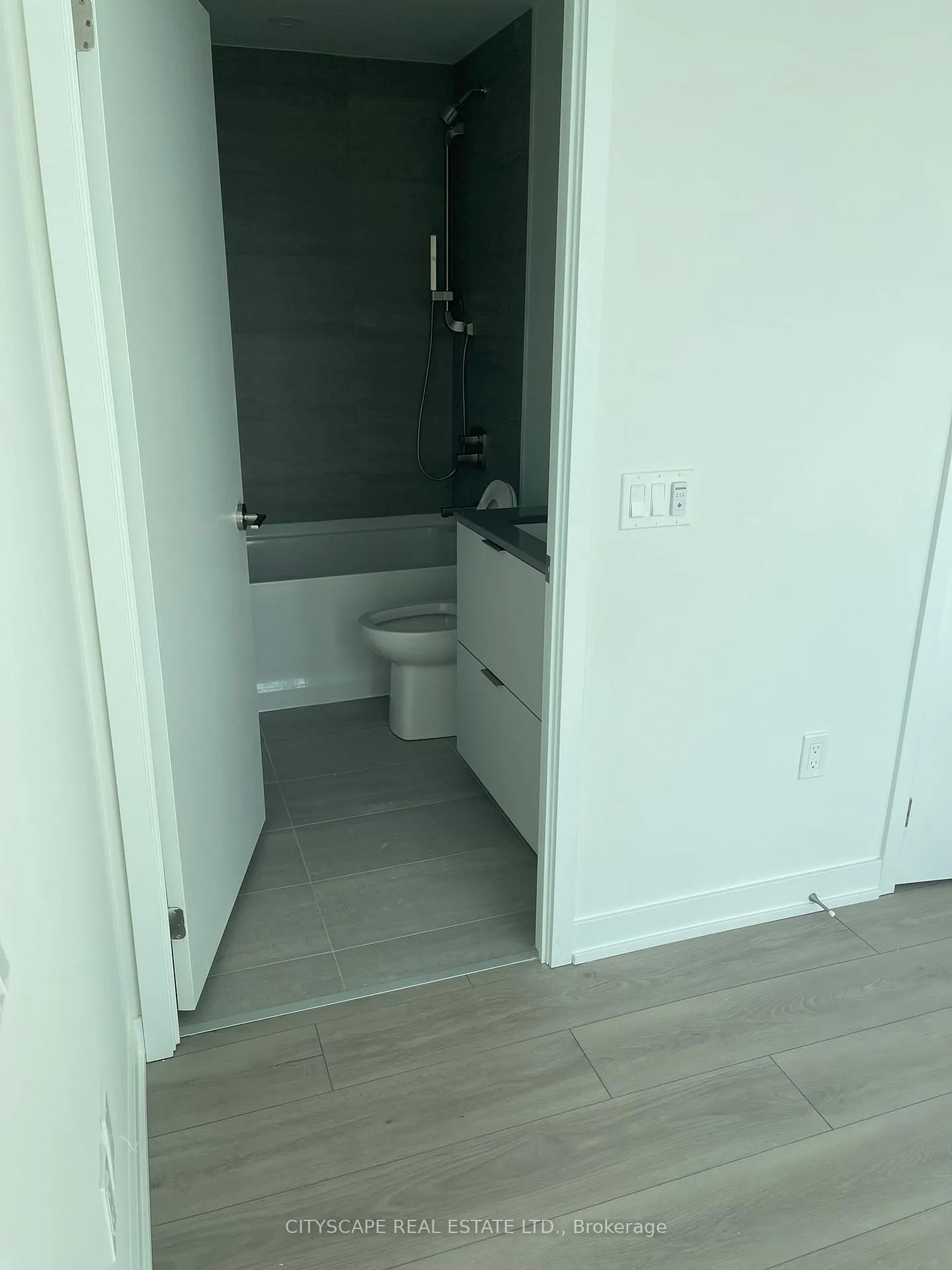 Photo 15 of Unit 3109, 1 Fairview Road E, Mississauga, Mississauga Valleys — HOMEH