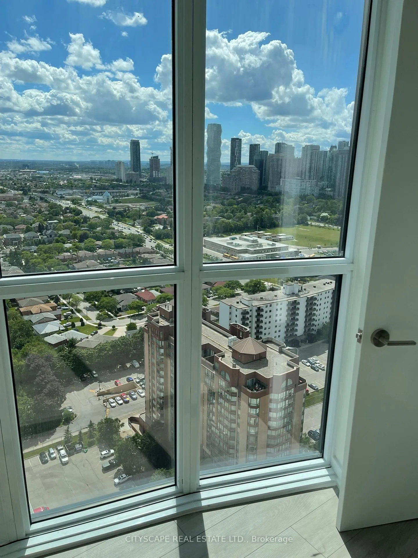 Photo 8 of Unit 3109, 1 Fairview Road E, Mississauga, Mississauga Valleys — HOMEH