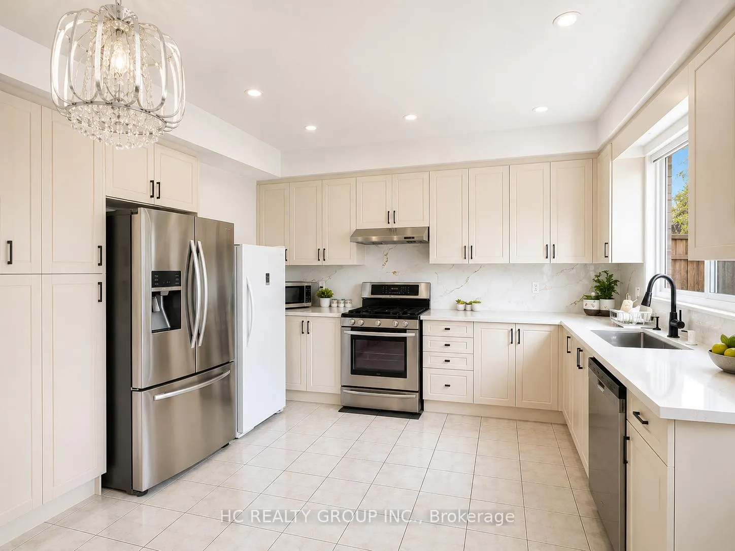 Photo 3 of 44 Turnhouse Crescent, Markham, Cedar Grove — HOMEH