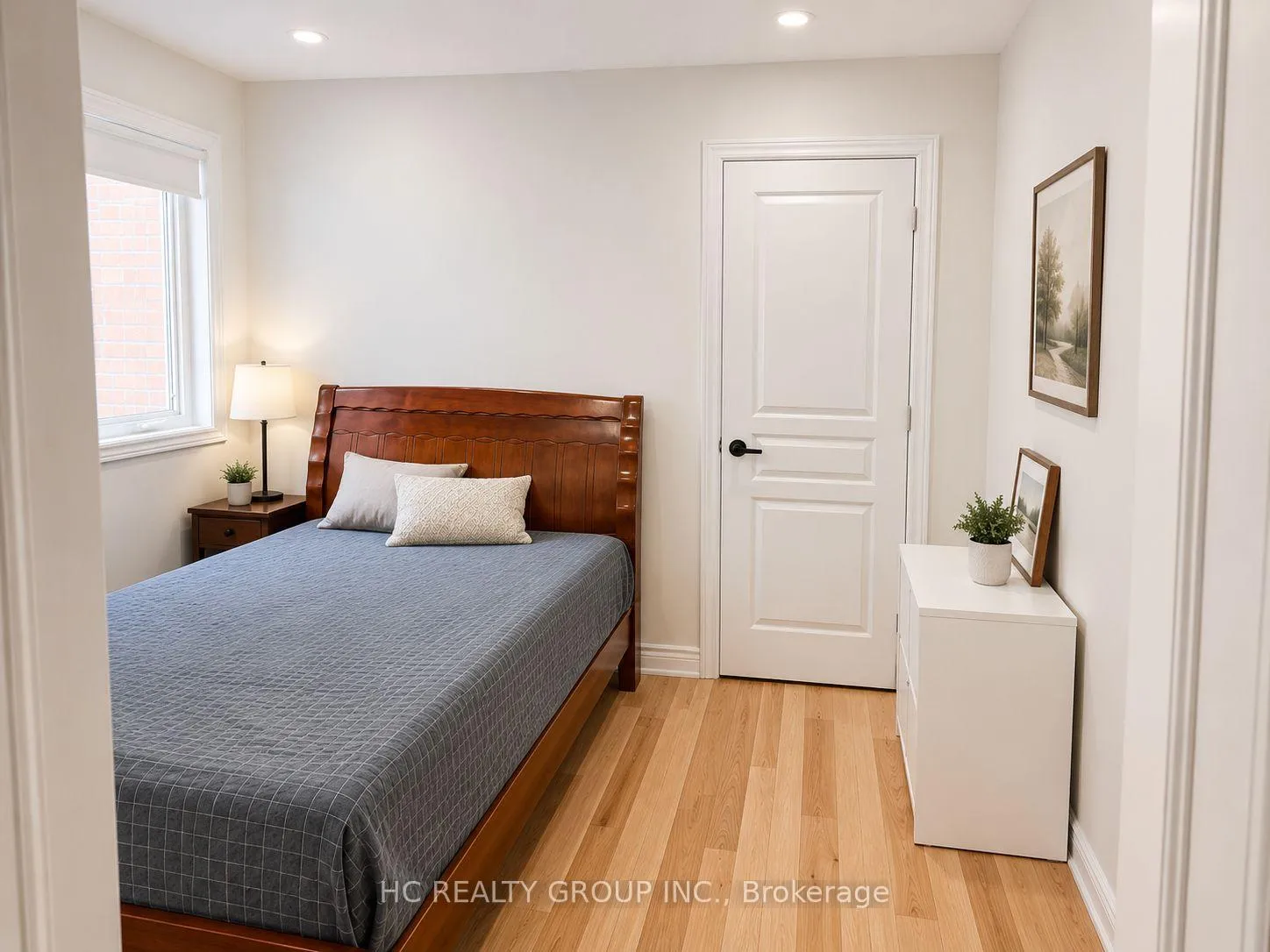 Photo 5 of 44 Turnhouse Crescent, Markham, Cedar Grove — HOMEH