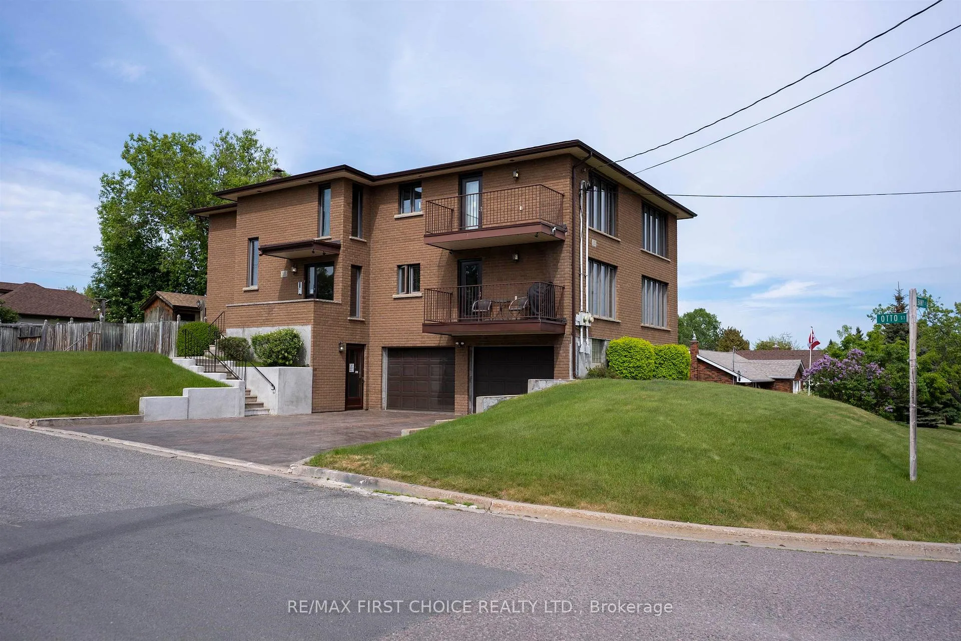 Photo 2 of 110 Albany Street, Thunder Bay, Shuniah — HOMEH