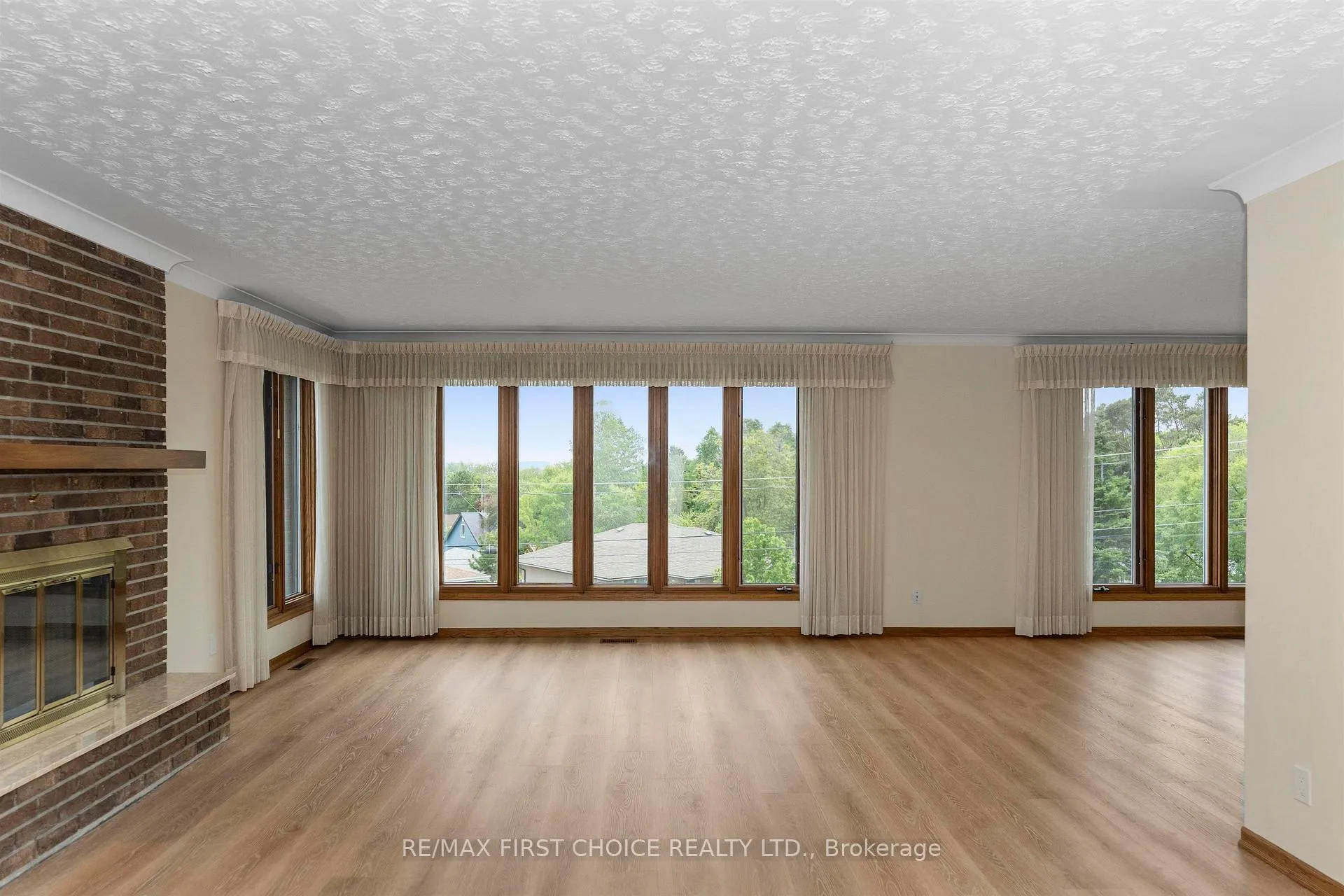 Photo 6 of 110 Albany Street, Thunder Bay, Shuniah — HOMEH