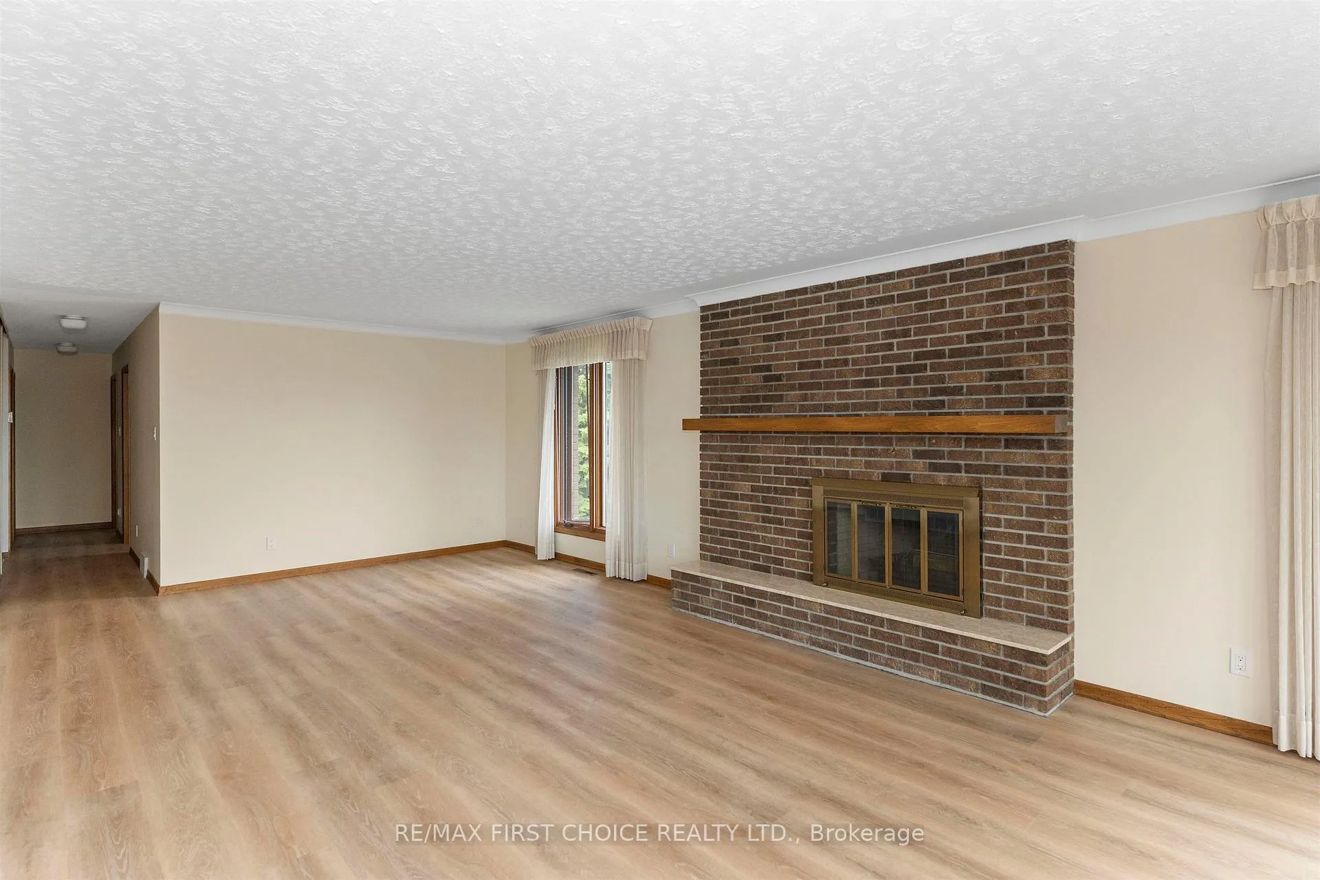Photo 8 of 110 Albany Street, Thunder Bay, Shuniah — HOMEH