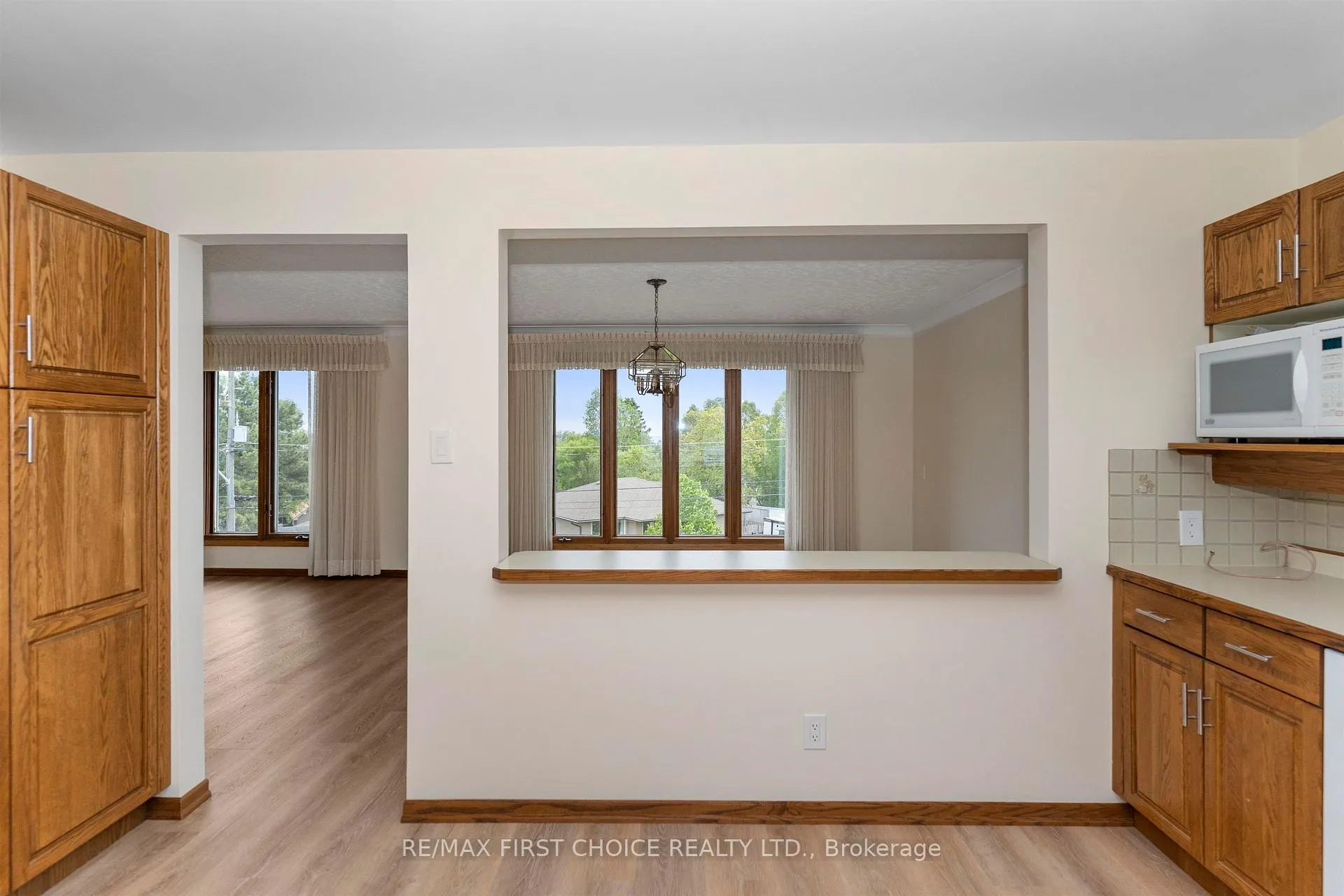 Photo 11 of 110 Albany Street, Thunder Bay, Shuniah — HOMEH