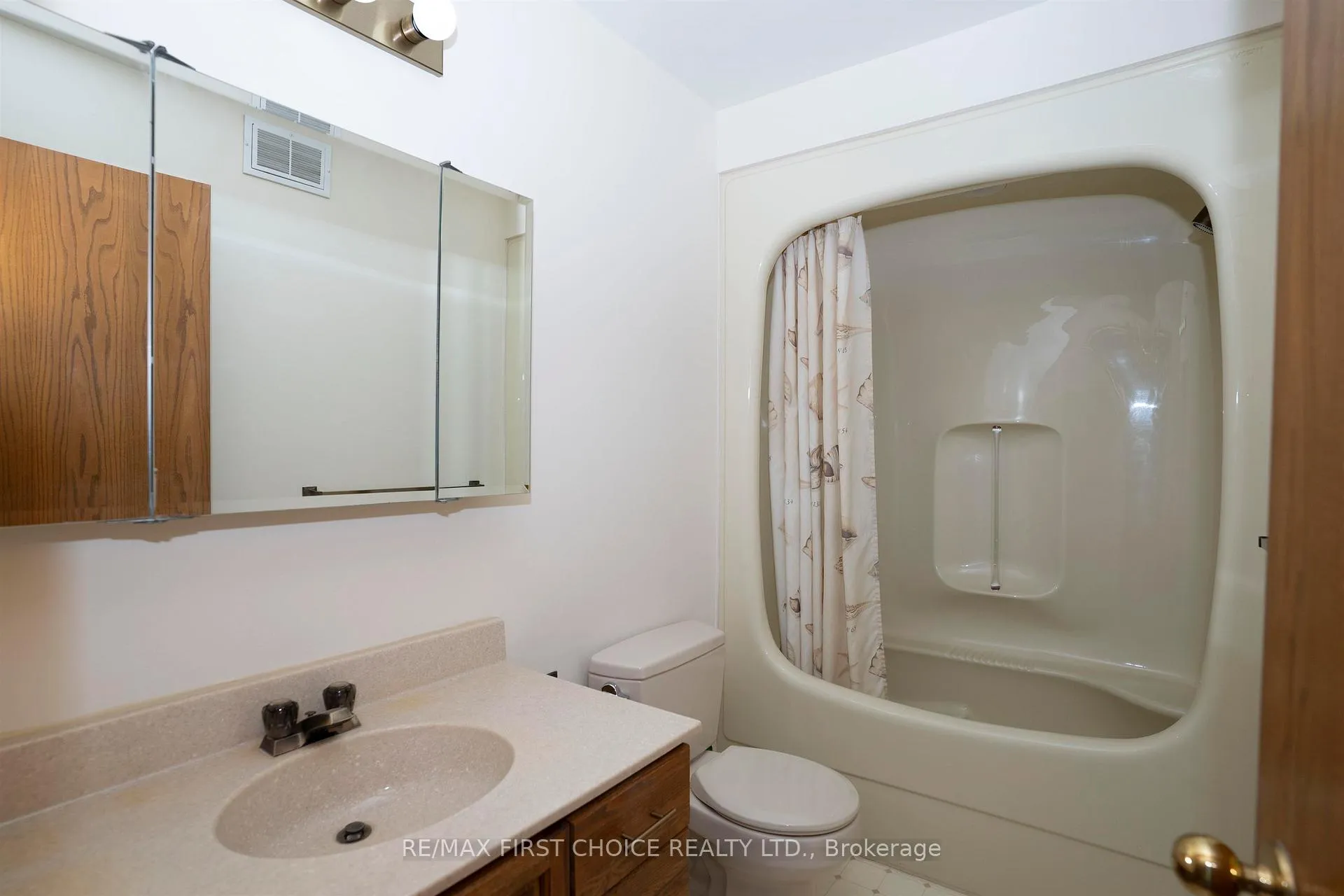 Photo 16 of 110 Albany Street, Thunder Bay, Shuniah — HOMEH