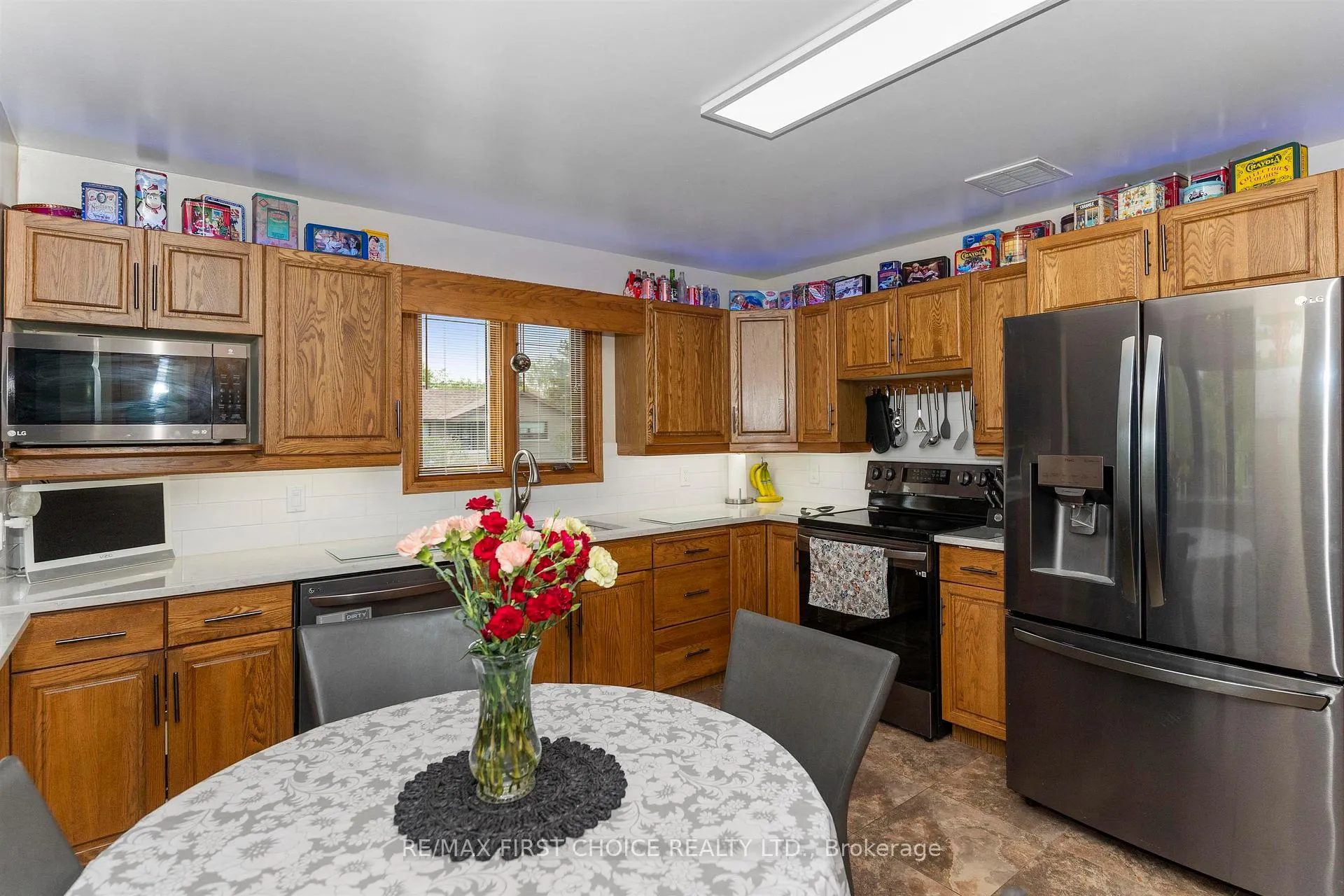 Photo 25 of 110 Albany Street, Thunder Bay, Shuniah — HOMEH