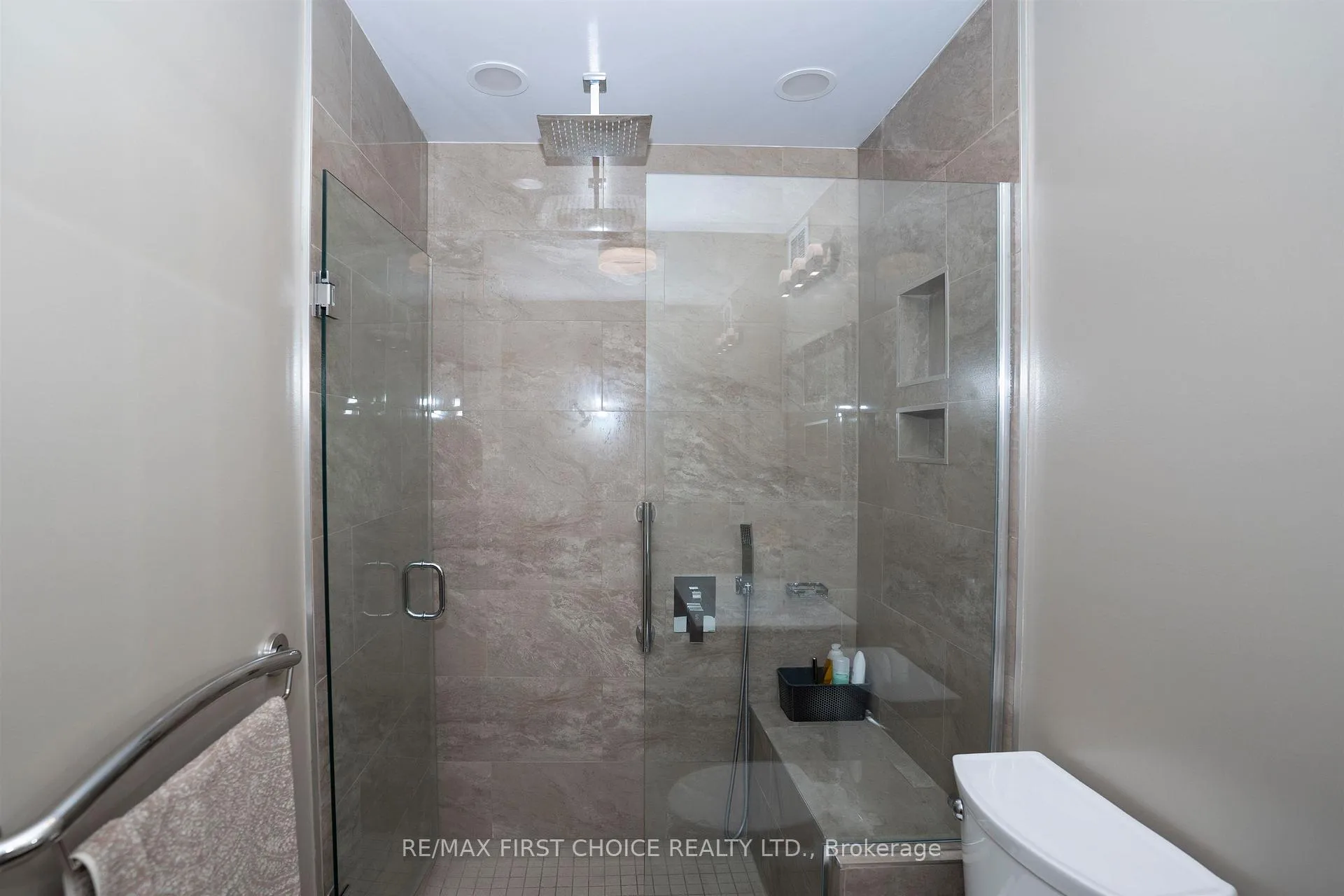 Photo 28 of 110 Albany Street, Thunder Bay, Shuniah — HOMEH