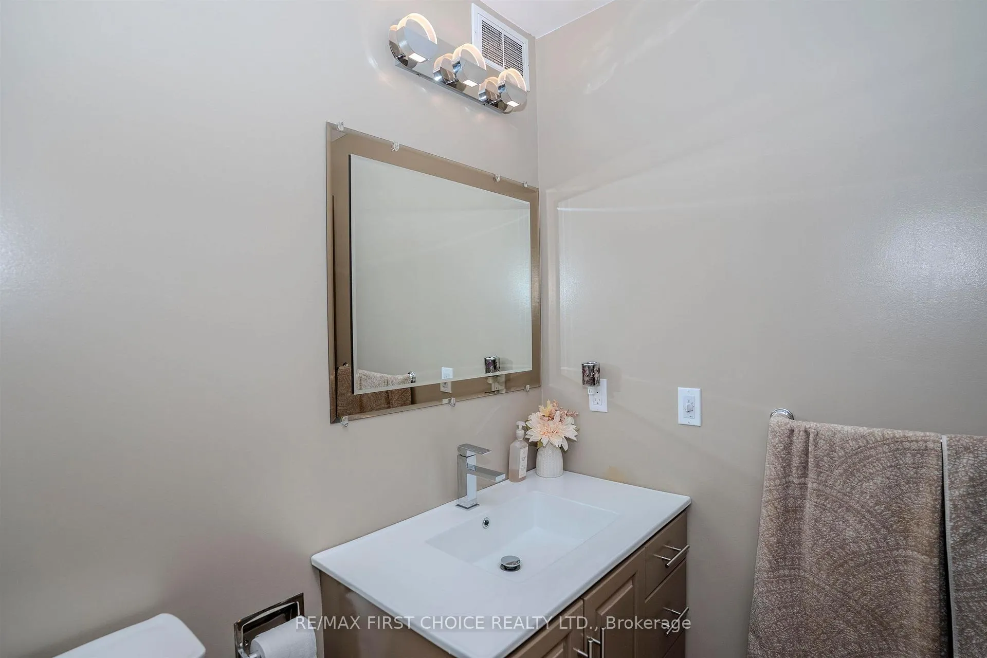Photo 29 of 110 Albany Street, Thunder Bay, Shuniah — HOMEH