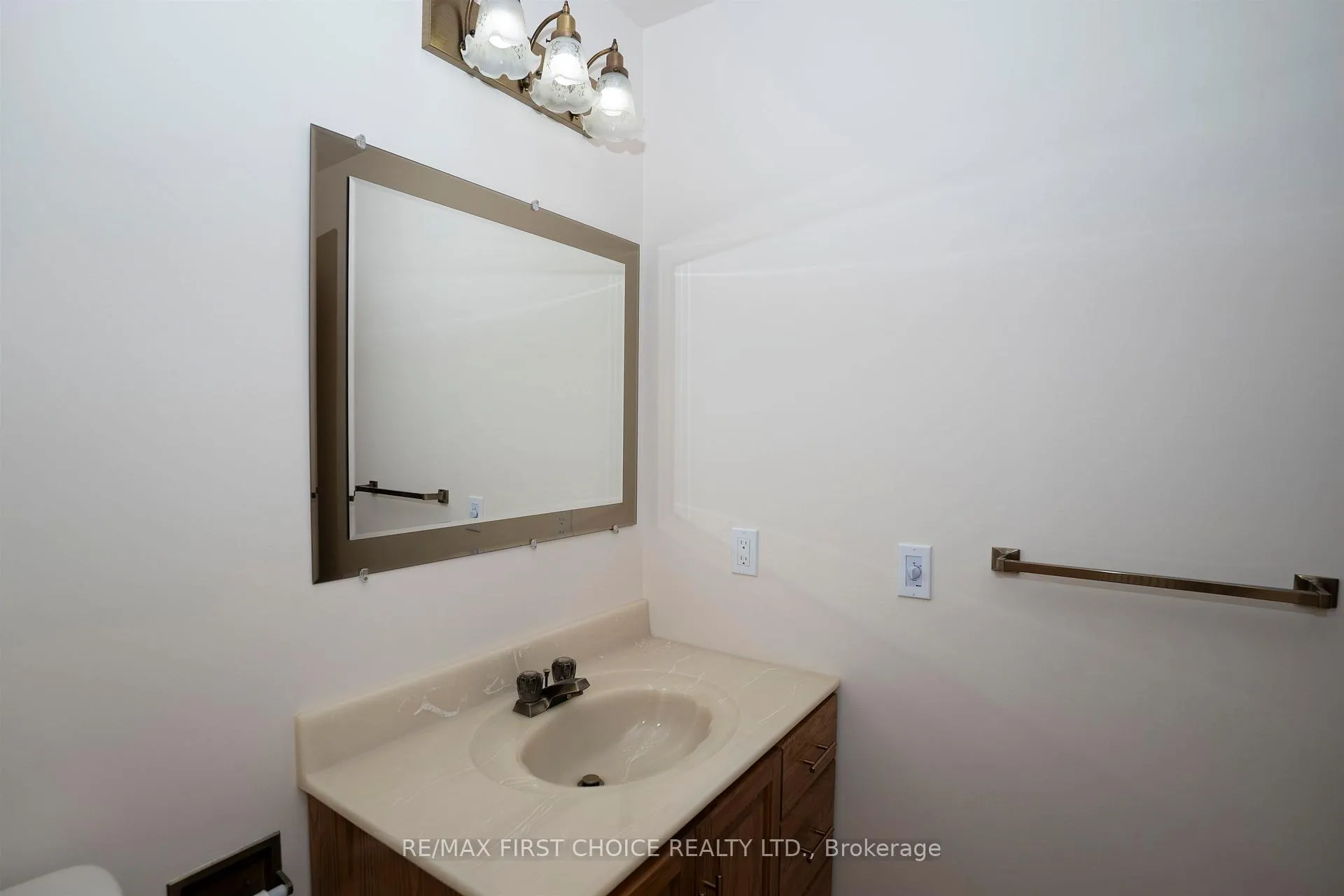 Photo 41 of 110 Albany Street, Thunder Bay, Shuniah — HOMEH