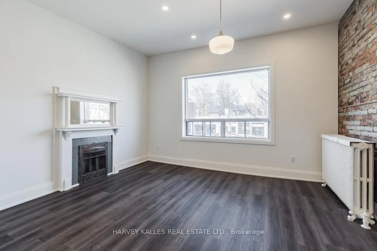 Photo 3 of Unit Upper, 657 St Clair Avenue W, Toronto, Humewood-Cedarvale — HOMEH