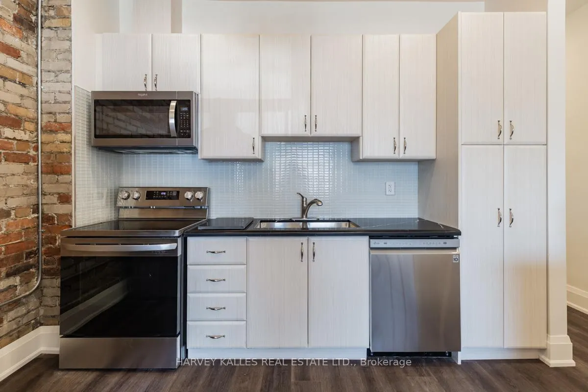Photo 10 of Unit Upper, 657 St Clair Avenue W, Toronto, Humewood-Cedarvale — HOMEH
