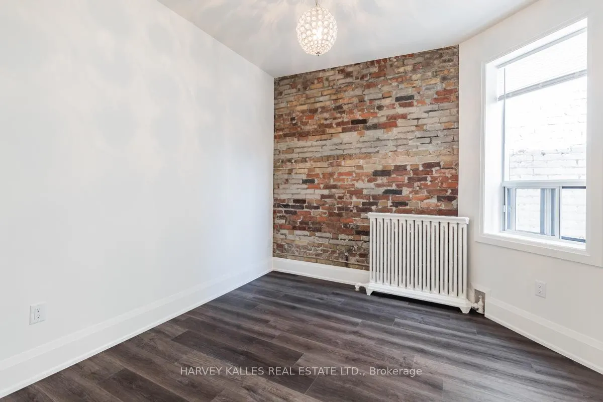 Photo 12 of Unit Upper, 657 St Clair Avenue W, Toronto, Humewood-Cedarvale — HOMEH