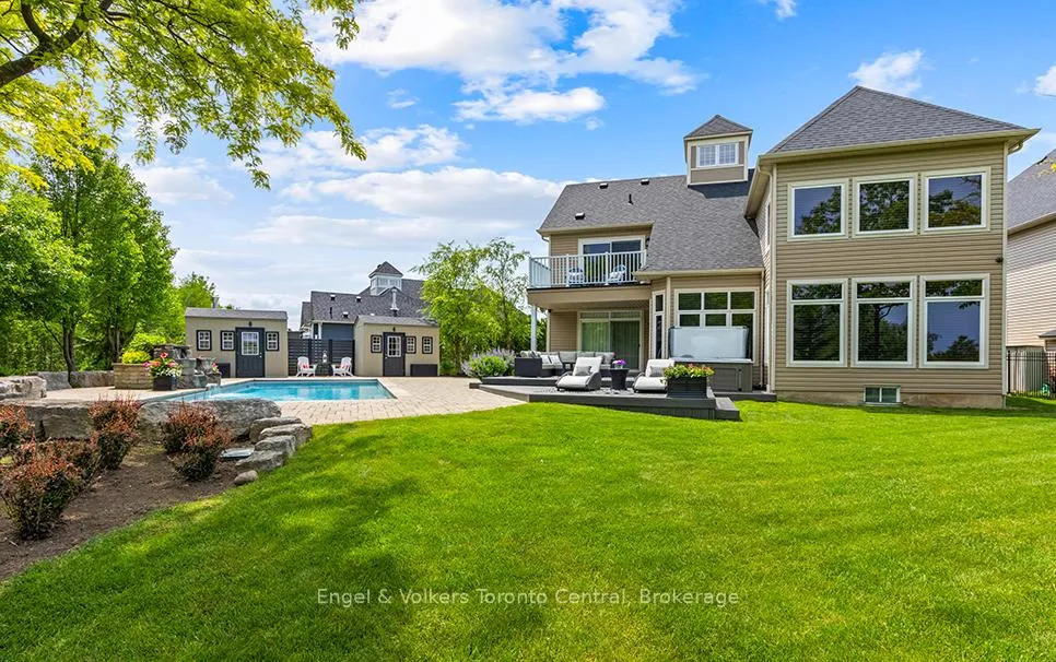 Photo 3 of 42 Silver Crescent, Collingwood — HOMEH