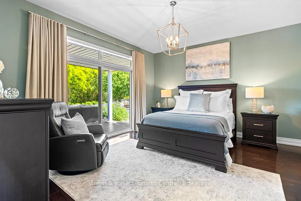 Photo 16 of 42 Silver Crescent, Collingwood — HOMEH