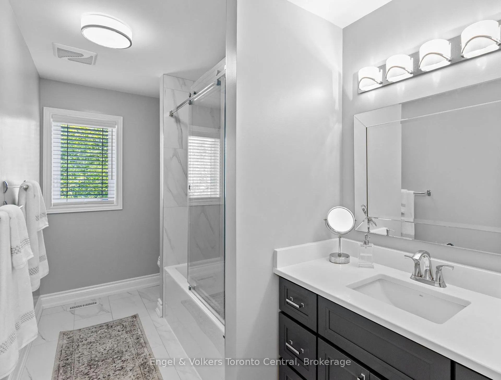 Photo 33 of 42 Silver Crescent, Collingwood — HOMEH