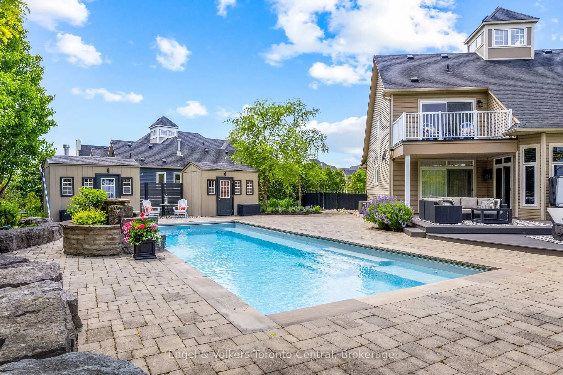 Photo 43 of 42 Silver Crescent, Collingwood — HOMEH