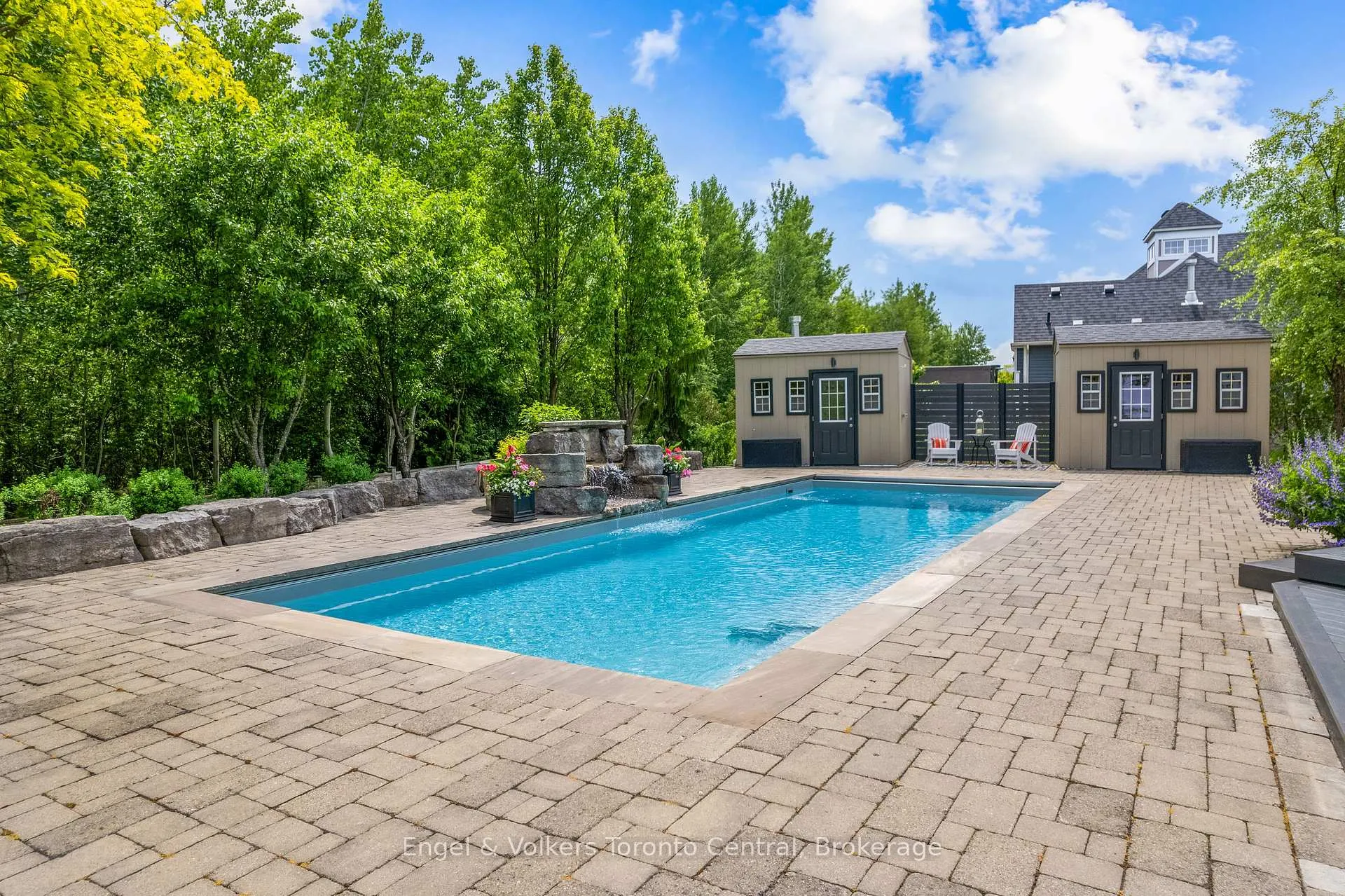 Photo 44 of 42 Silver Crescent, Collingwood — HOMEH