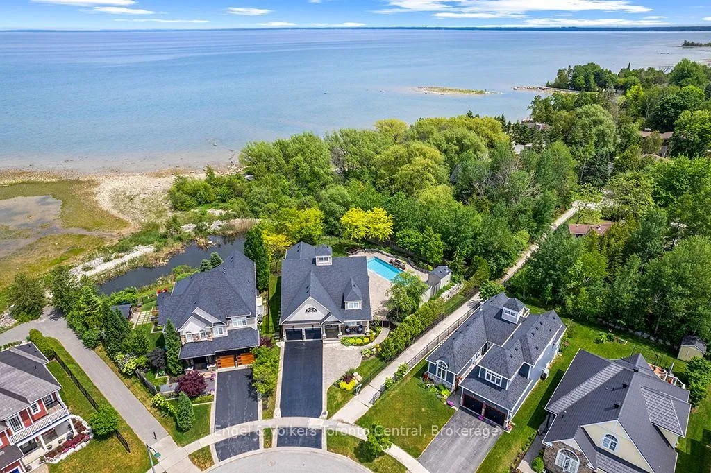 Photo 2 of 42 Silver Crescent, Collingwood — HOMEH