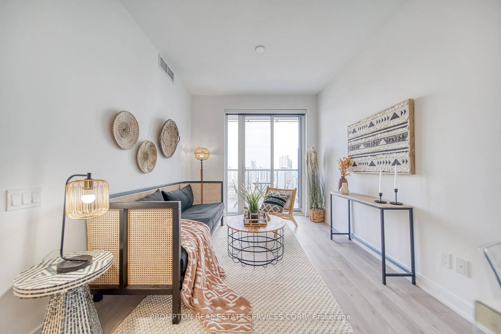 Photo 2 of Unit 806, 3 Gloucester Street, Toronto, Church-Yonge Corridor — HOMEH