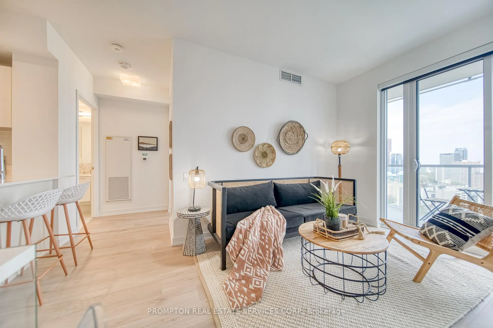 Photo 6 of Unit 806, 3 Gloucester Street, Toronto, Church-Yonge Corridor — HOMEH