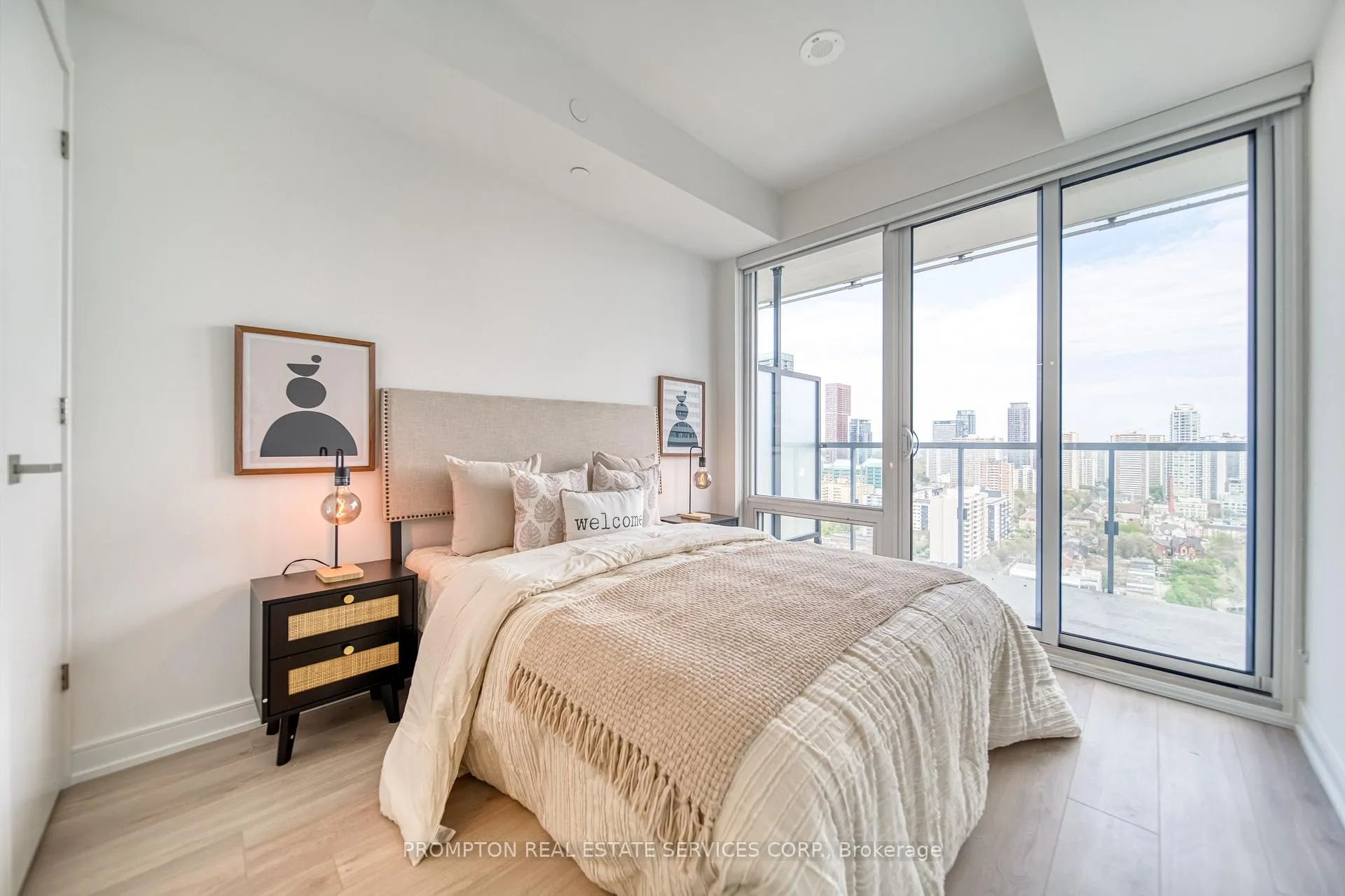 Photo 7 of Unit 806, 3 Gloucester Street, Toronto, Church-Yonge Corridor — HOMEH