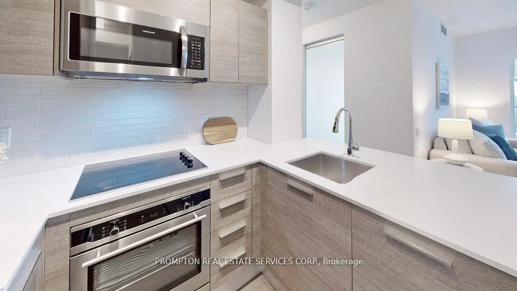Photo 10 of Unit 806, 3 Gloucester Street, Toronto, Church-Yonge Corridor — HOMEH