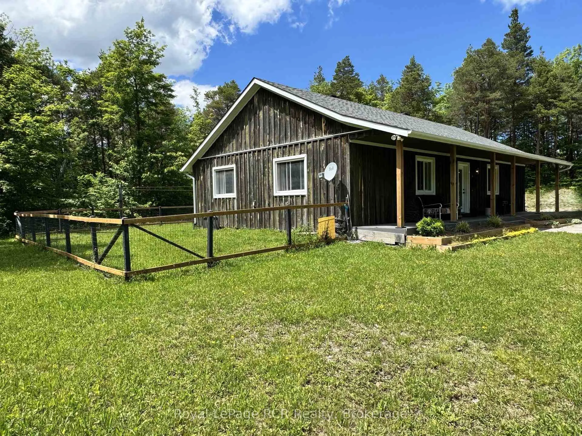 Photo 2 of 614406 Hamilton Lane, West Grey — HOMEH