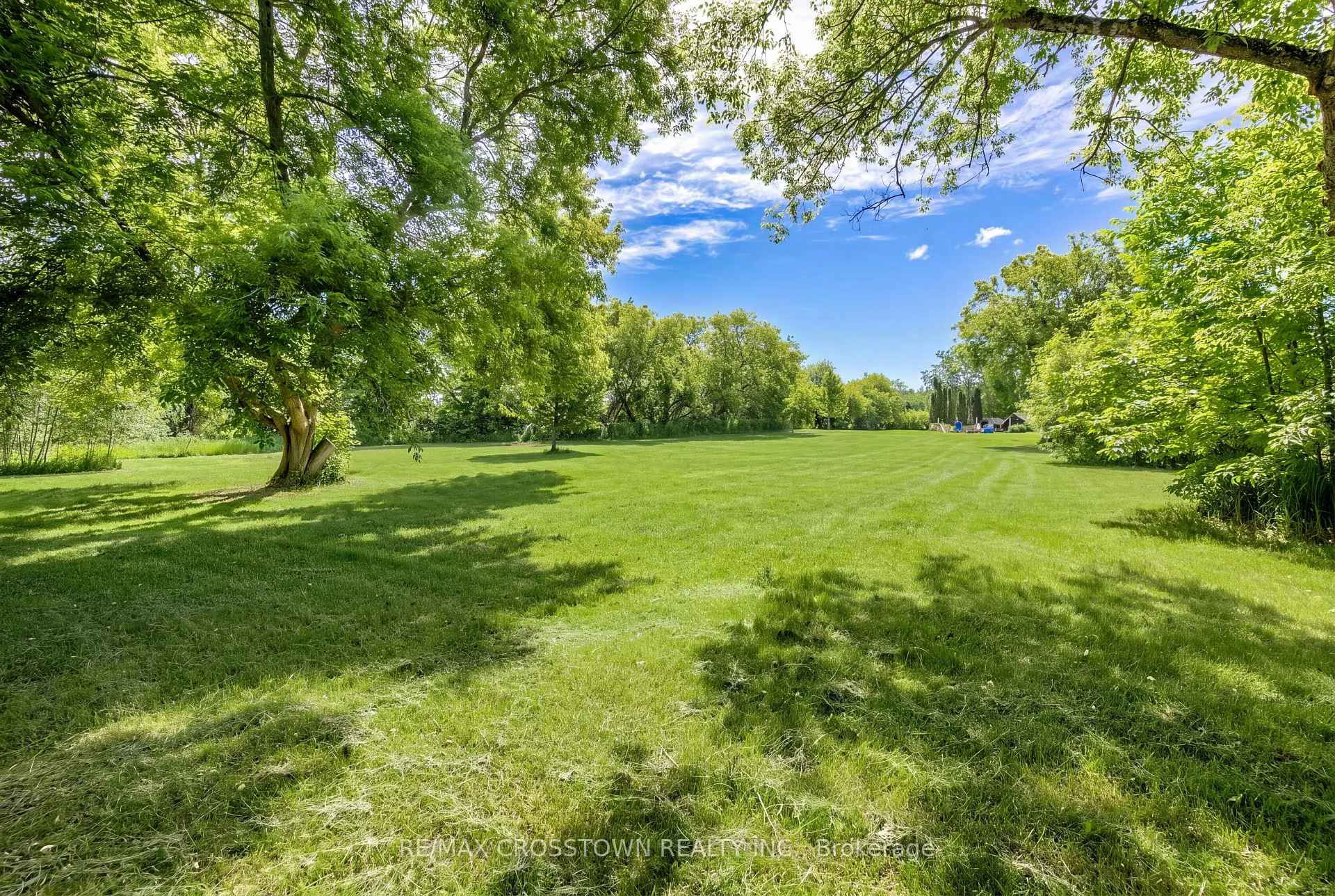 Photo 49 of 3904 Concession 12 Sunnidale Side Road, Clearview, Rural Clearview — HOMEH